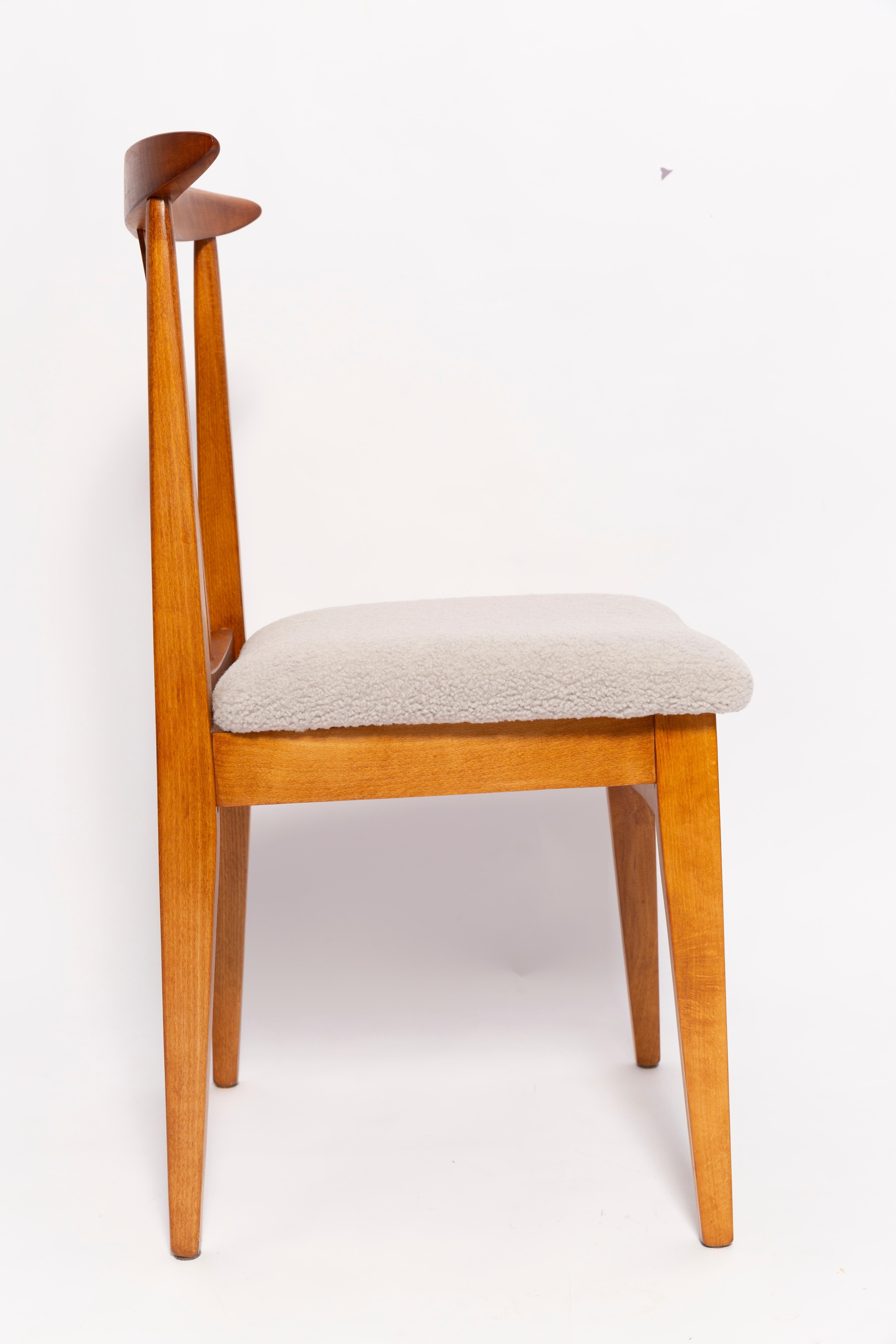 Polish Mid-Century Linen Boucle Chair, Designed by M. Zielinski, Europe, 1960s For Sale
