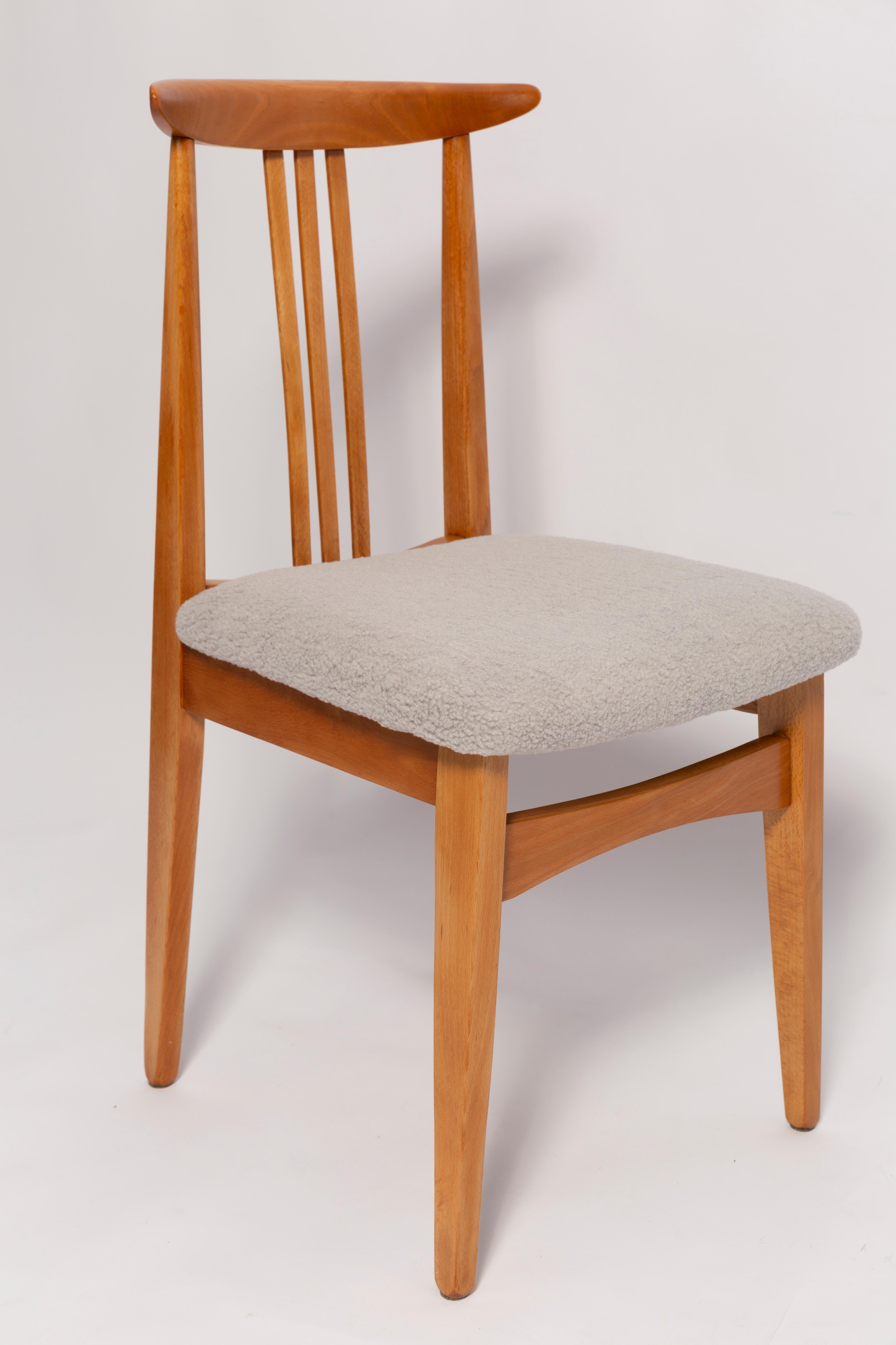 Mid-Century Linen Boucle Chair, Light Wood, by M. Zielinski, Europe, 1960s For Sale 2