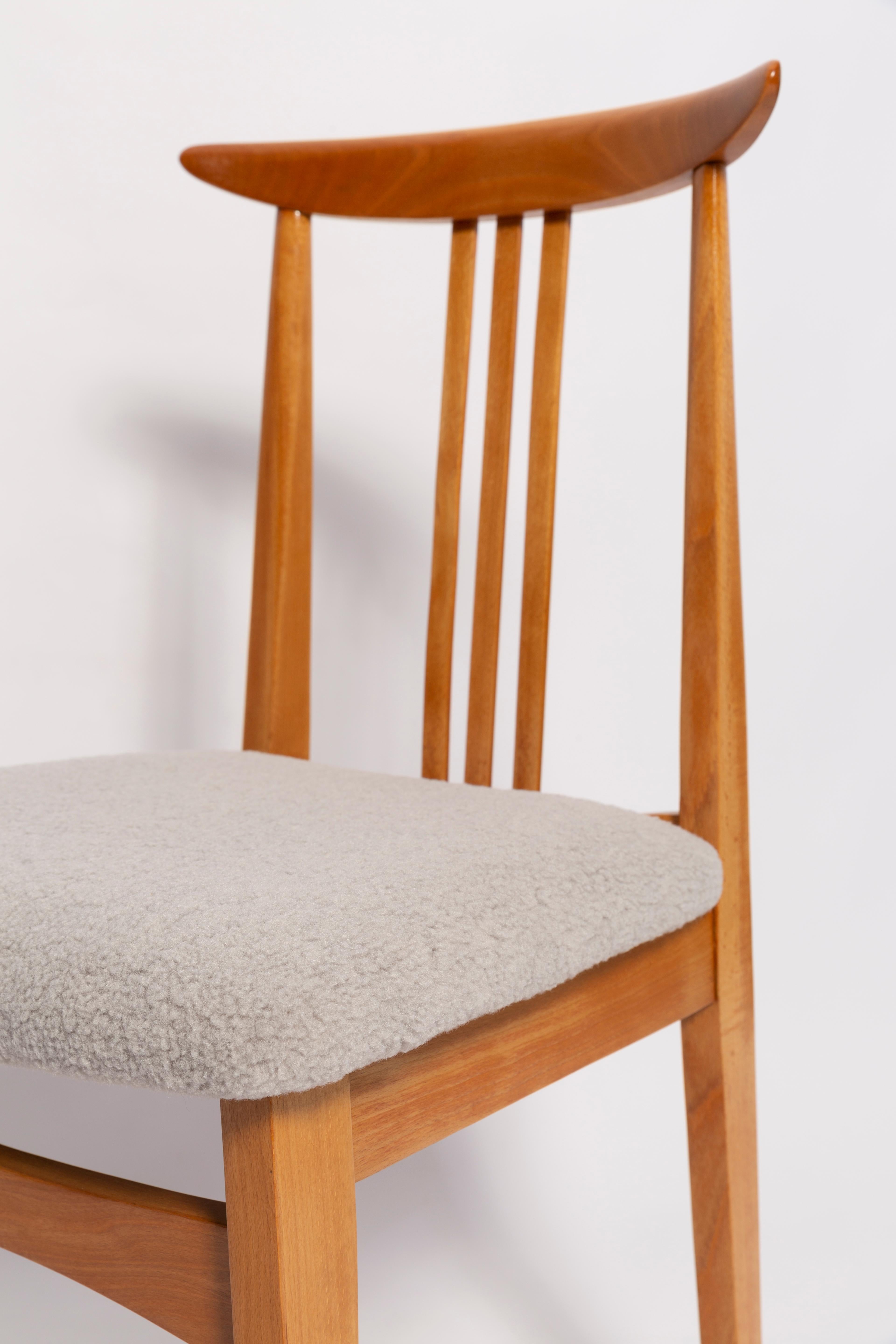 Mid-Century Linen Boucle Chair, Light Wood, by M. Zielinski, Europe, 1960s For Sale 1