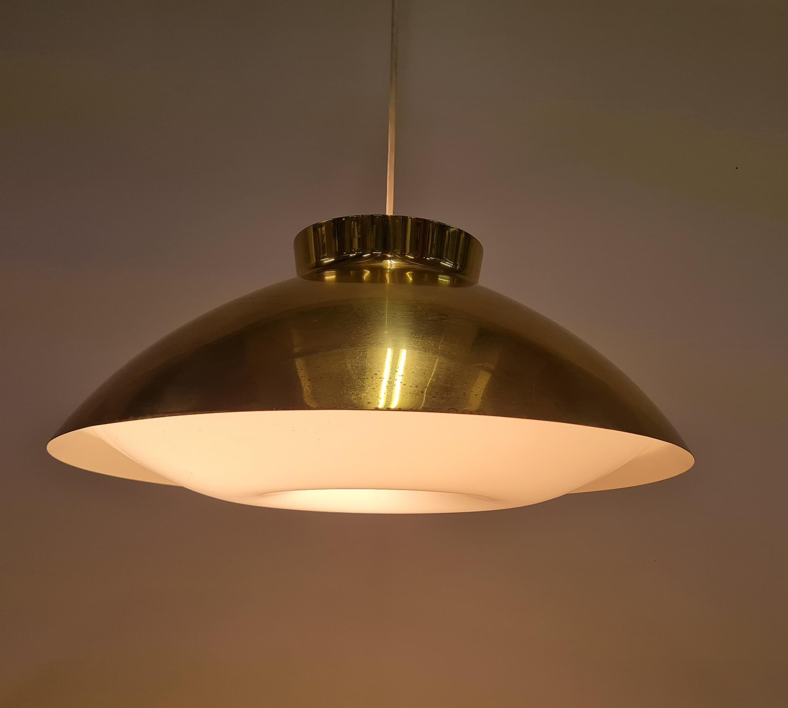 Mid-Century Lisa Johansson-Papé Brass Ceiling Pendant model 61-368, Orno 1950s For Sale 8