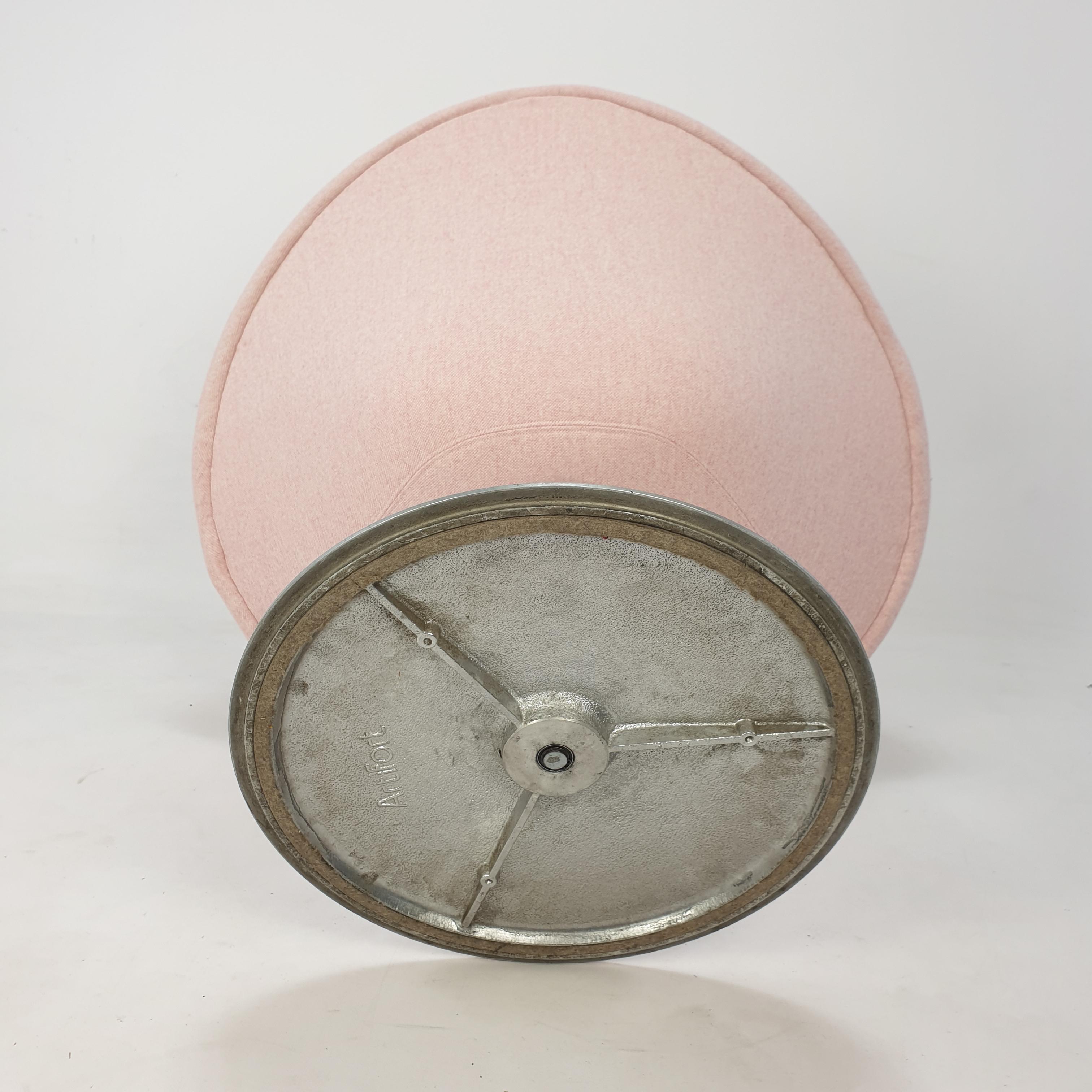 Mid Century Little Globe Armchair by Pierre Paulin for Artifort, 1980s For Sale 2
