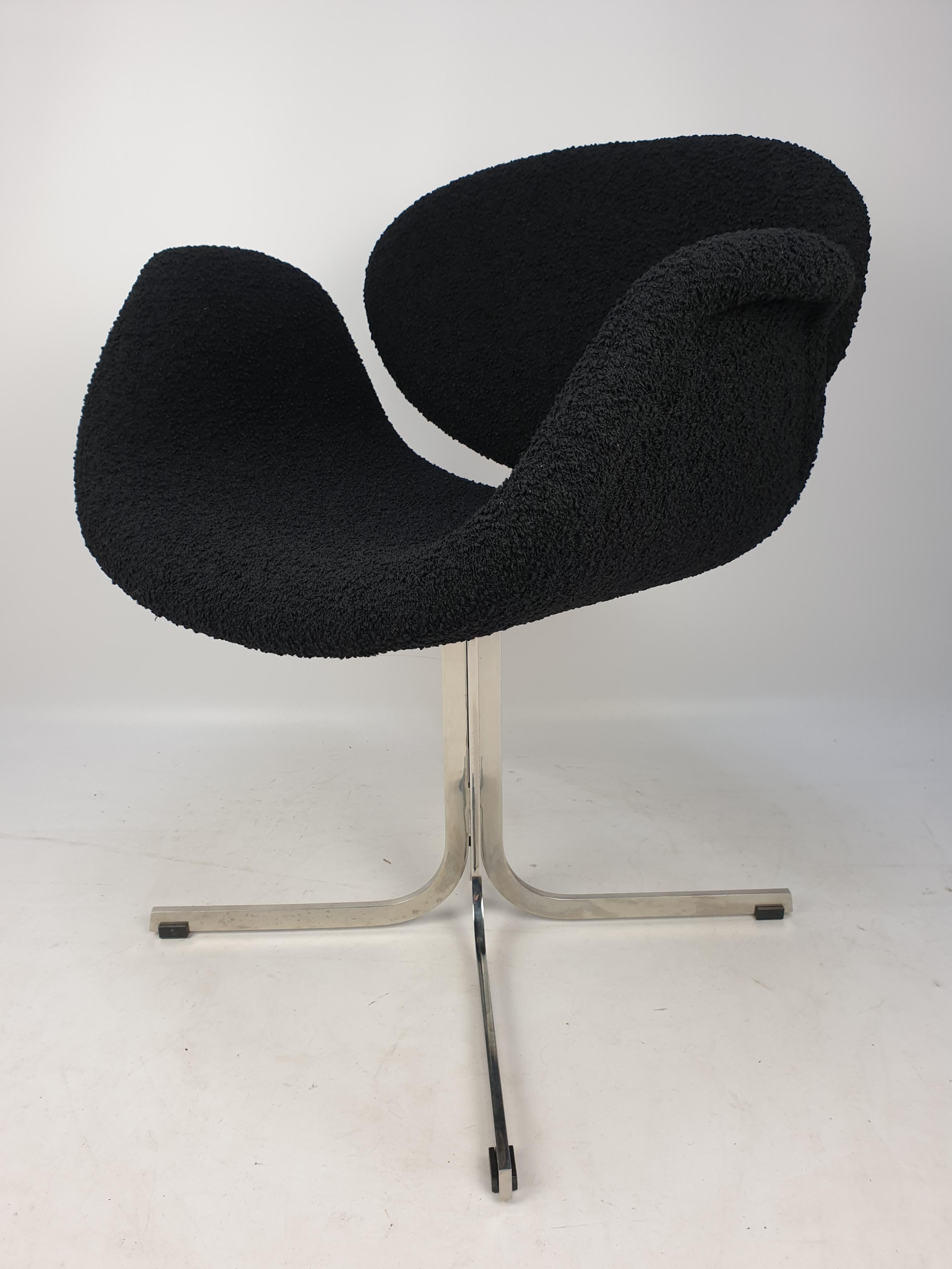 Cute and very comfortable armchair, designed by the famous Pierre Paulin in te 60's. Fabricated by Artifort. Metal cross base with a wooden frame, just upholstered with lovely wool Bisson Bruneel Bouclé fabric. It is possible to order more chairs in