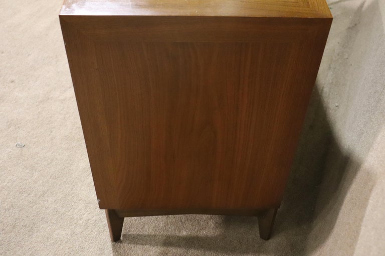 Mid-Century Long Dresser by Red Lion Furniture For Sale at 1stDibs | red  lion furniture company dresser, red lion table company dresser