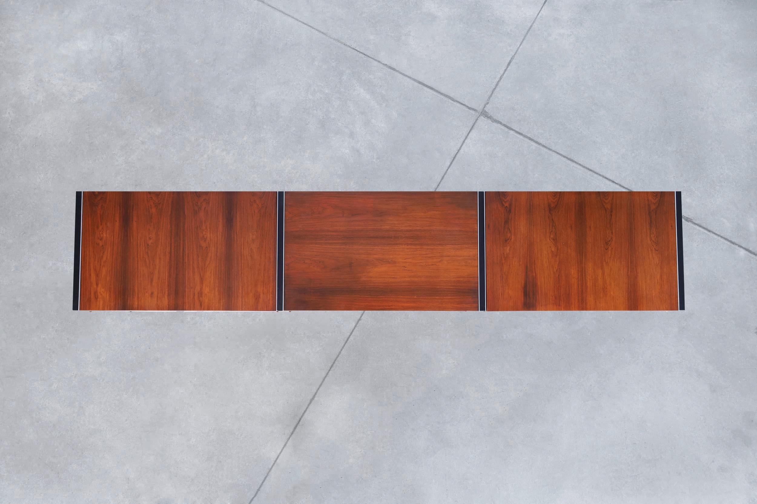 Mid-Century Long Rosewood Credenza by Robert Baron for Glenn of California For Sale 3