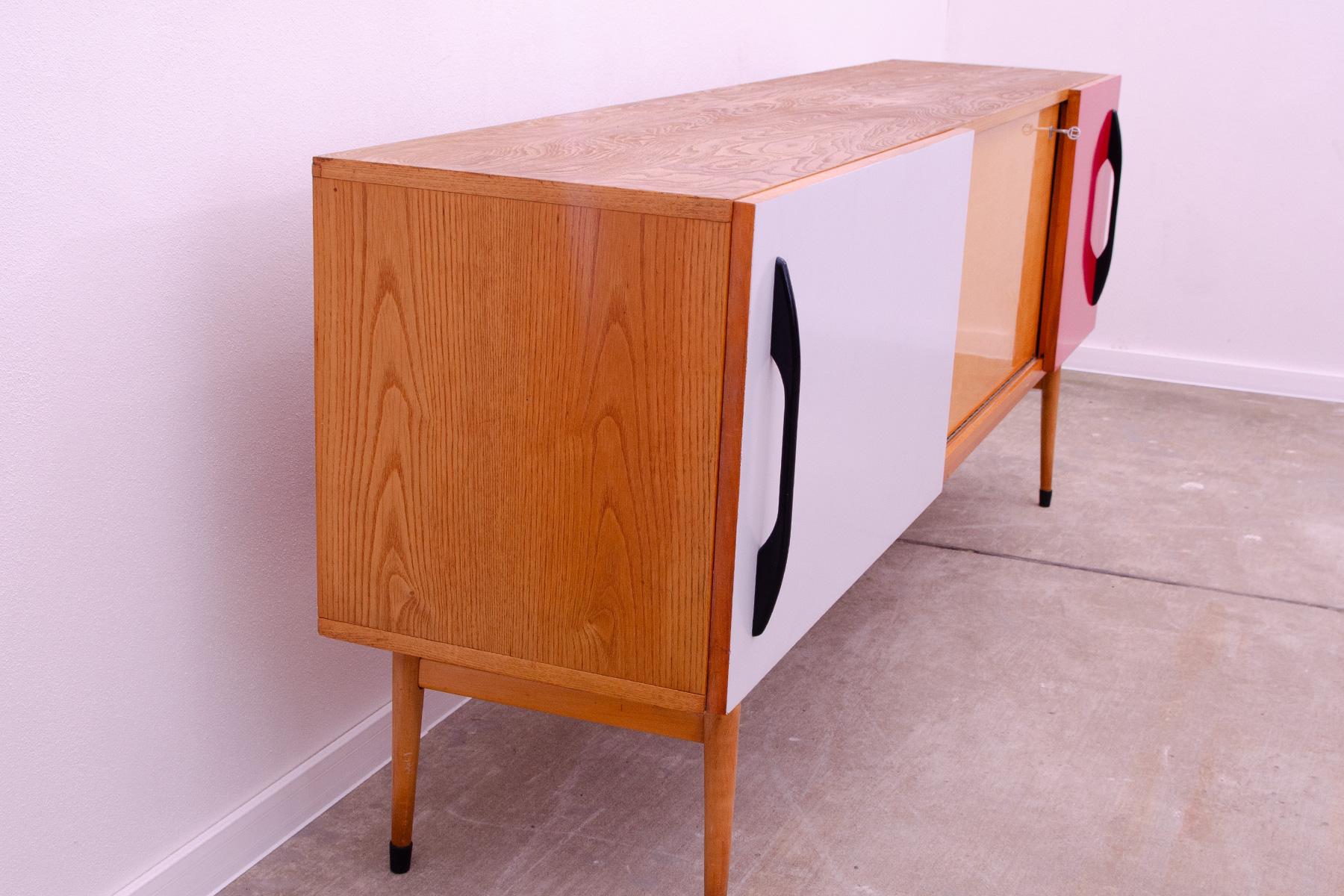 Mid century long sideboard, 1960´s, Czechoslovakia In Good Condition In Prague 8, CZ