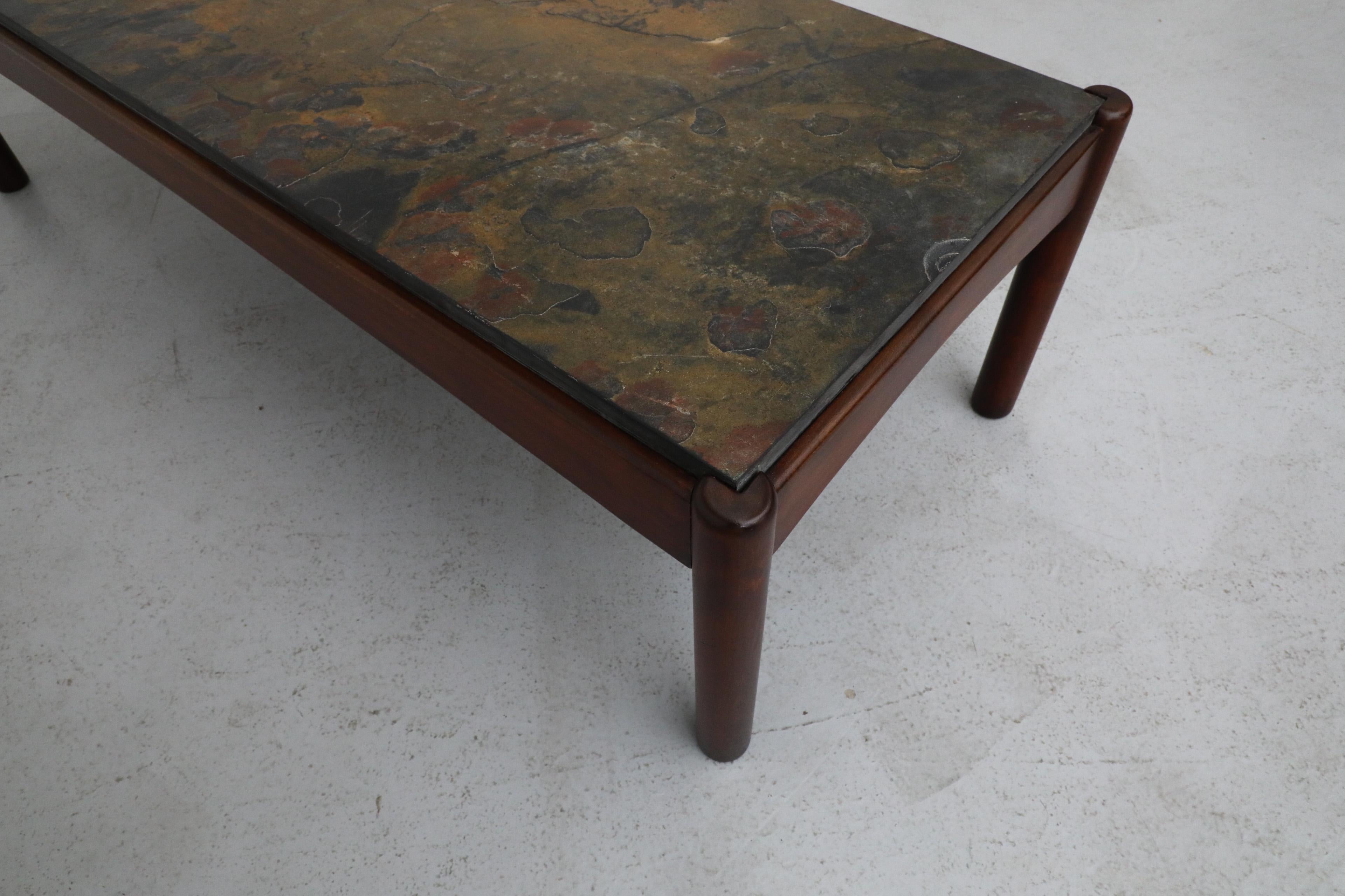 Table basse du milieu du siècle à long cadre en Wood Wood avec plateau en pierre encastré en vente 5