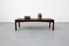 Couchtisch mit langem Holzrahmen und eingelassener Steinplatte aus der Mitte des Jahrhunderts