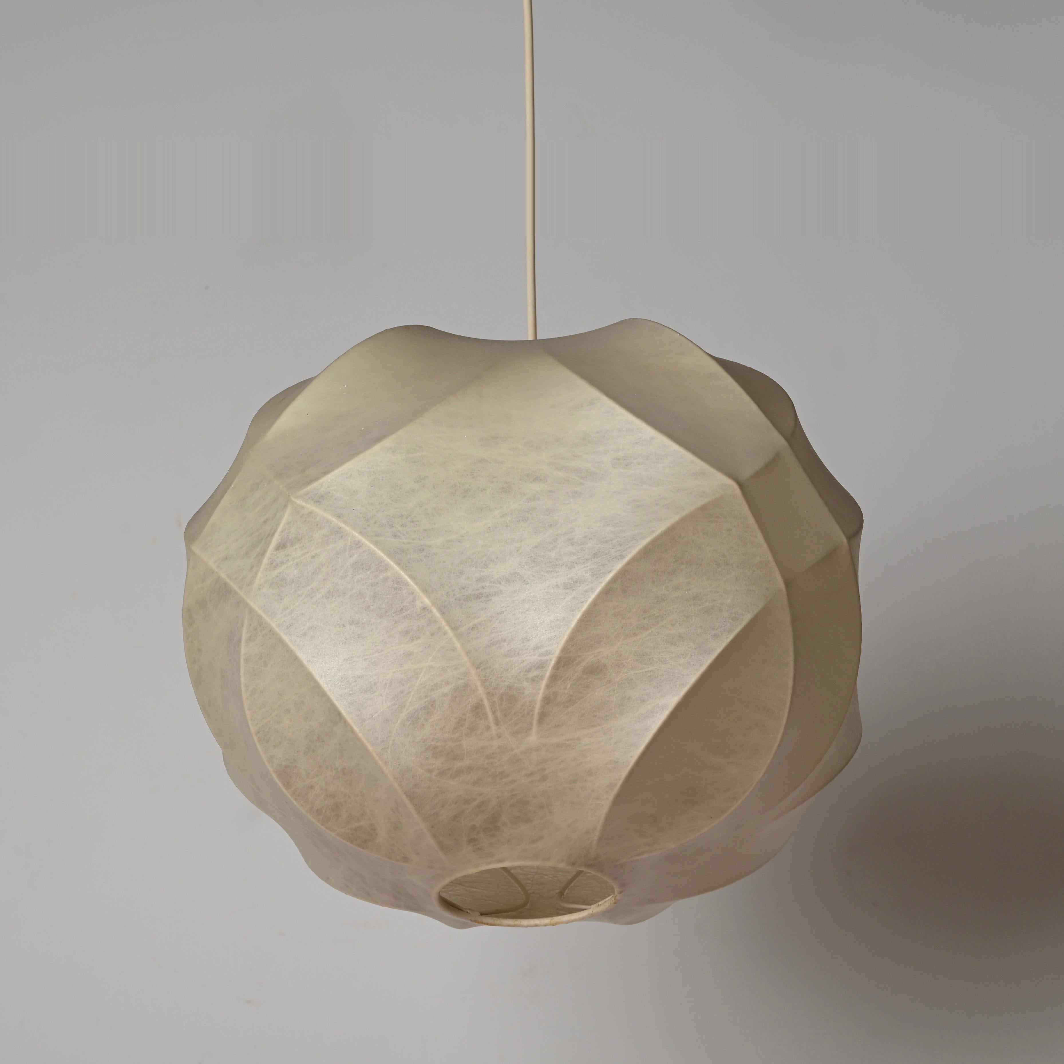 Mid-Century Modern Lustre à suspension Losange du milieu du siècle dernier par Castiglioni, Italie, années 1960