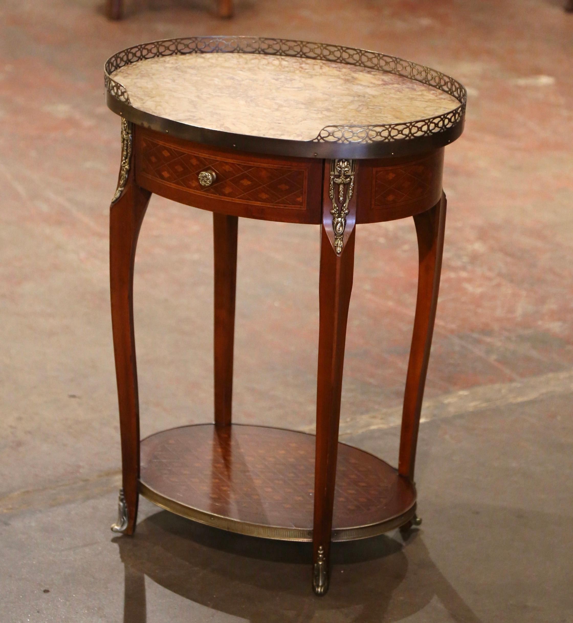 Mid-Century Louis XV French Marble Top Walnut Marquetry Oval Side Table In Excellent Condition For Sale In Dallas, TX