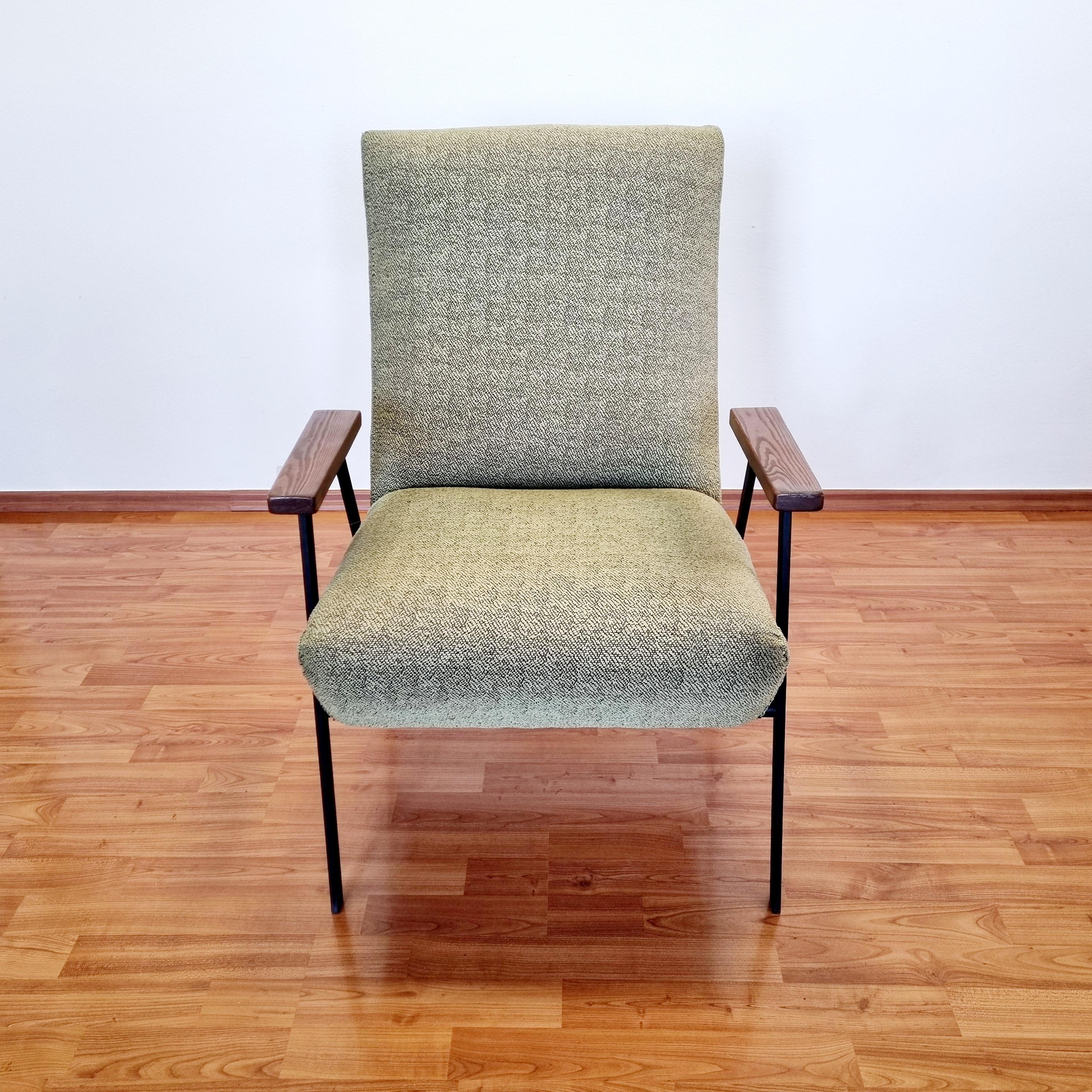Mid Century Lounge Armchair in Pierre Guariche style, France 60s In Good Condition For Sale In Lucija, SI