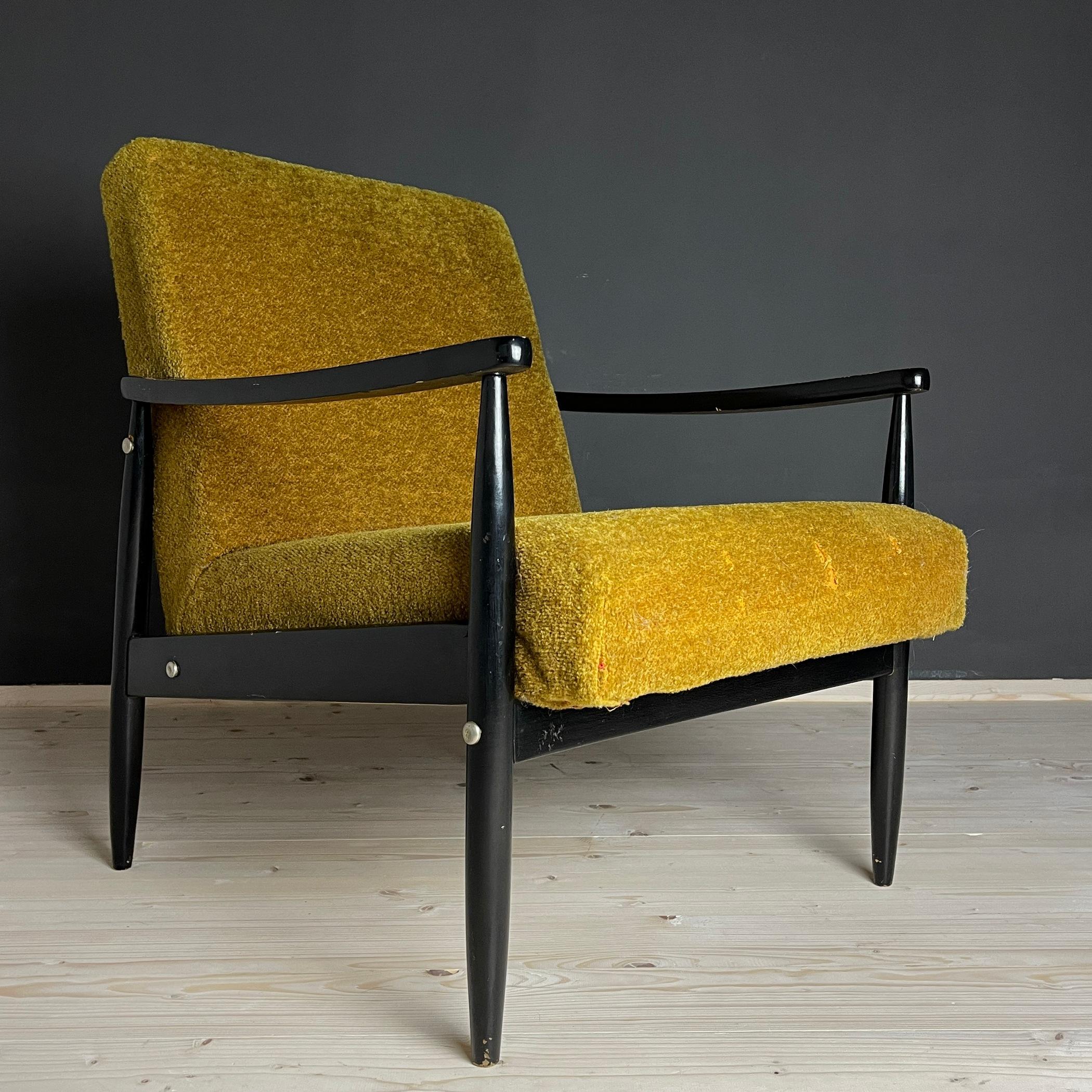 Mid-century lounge armchair Yugoslavia 1970s For Sale 5