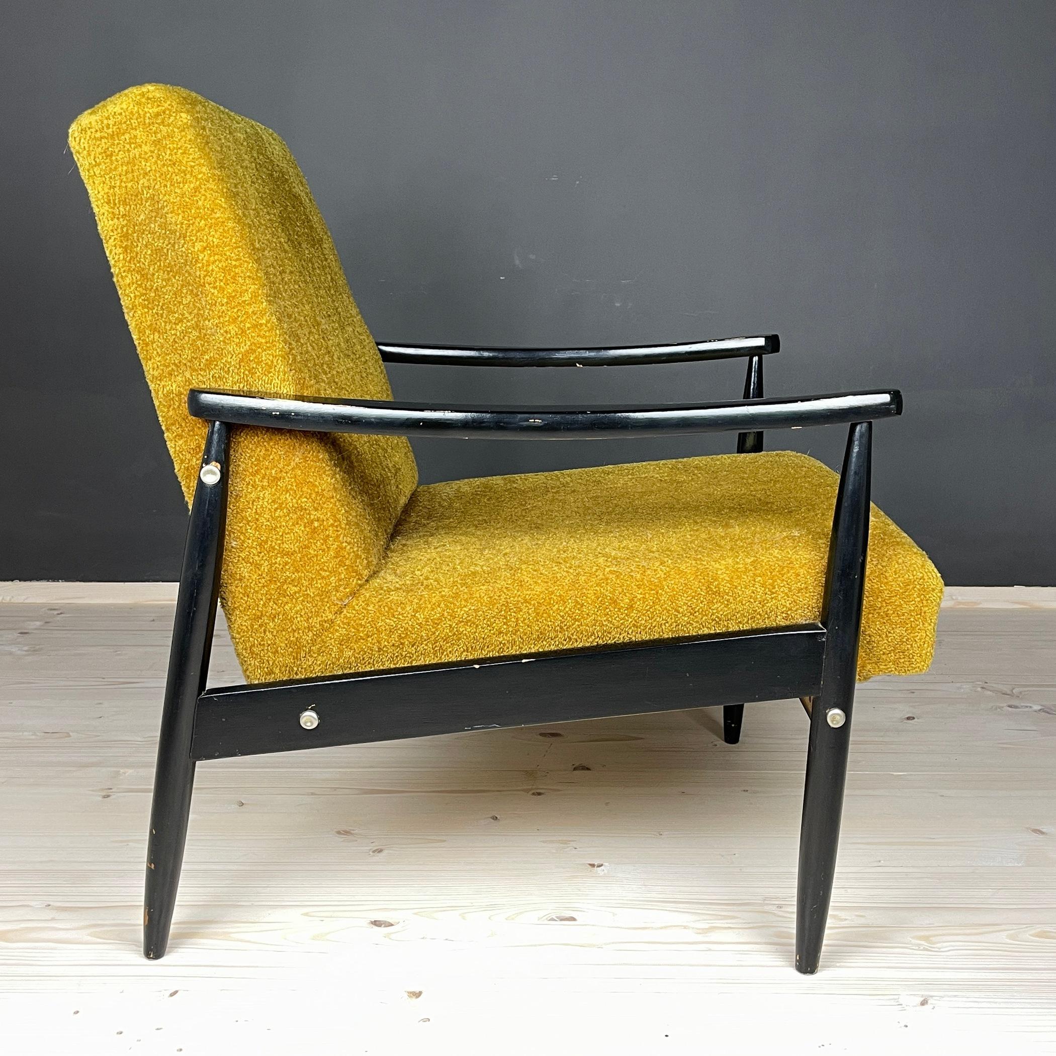 Mid-century lounge armchair Yugoslavia 1970s For Sale 2