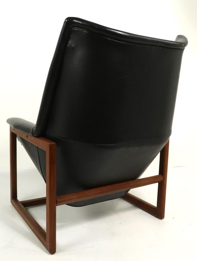 Mid Century Lounge Chair after Risom Big Chair For Sale 3