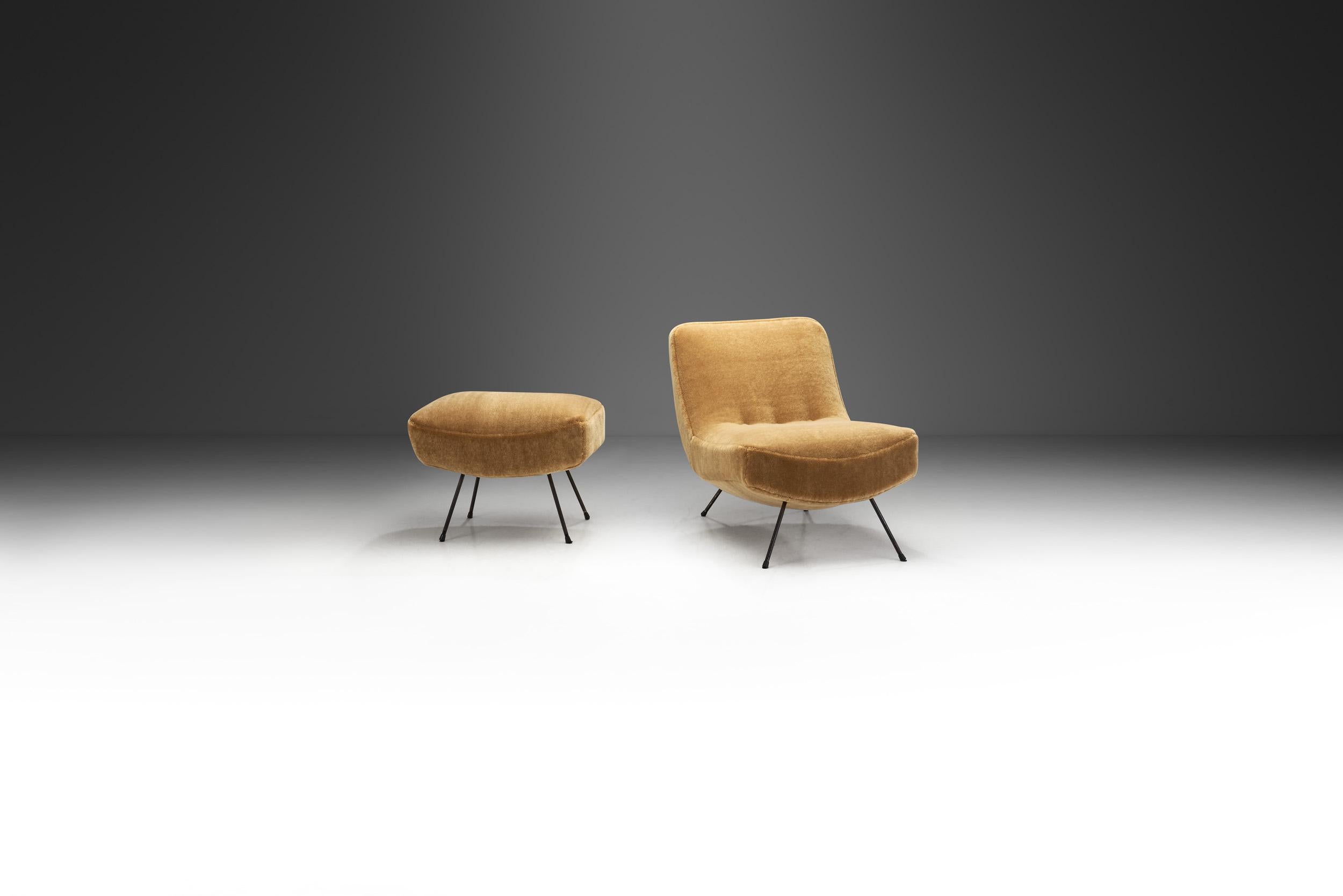 Mid-Century Lounge Chair and Footstool with Tubular Steel Legs, Europe ca 1950s In Good Condition In Utrecht, NL