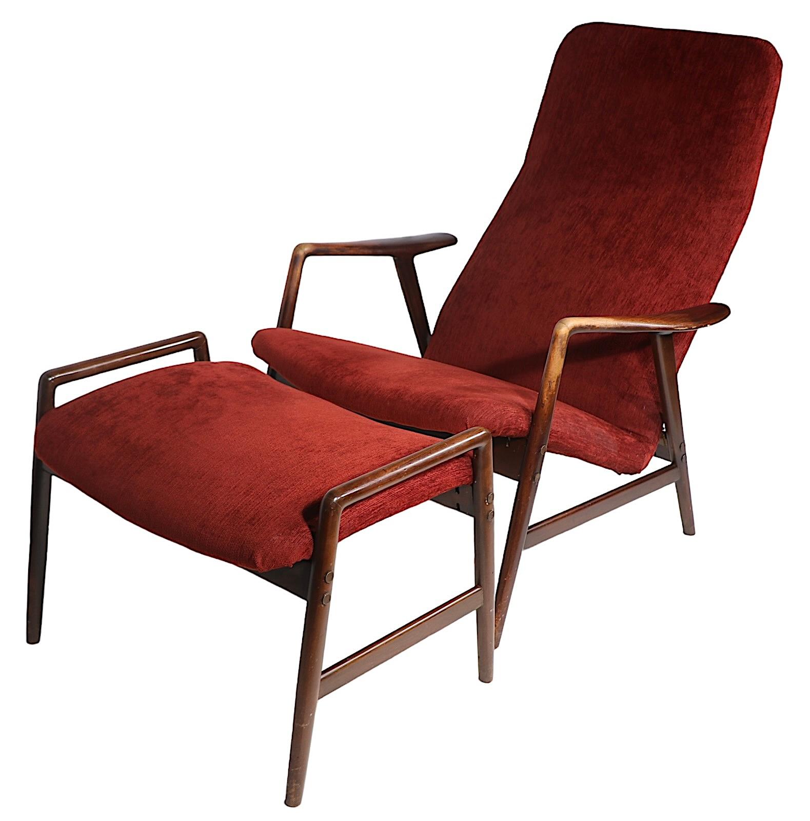Mid Century Lounge Chair and Ottoman by Alf Svensson for Fritz Hansen c. 1960's For Sale 12