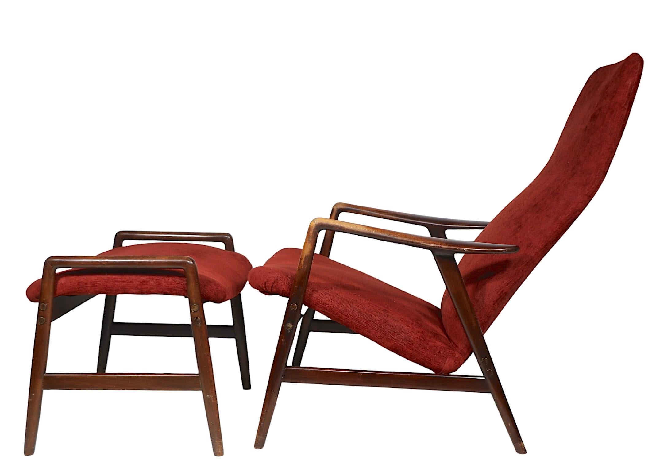 Mid Century Lounge Chair and Ottoman by Alf Svensson for Fritz Hansen c. 1960's In Good Condition For Sale In New York, NY
