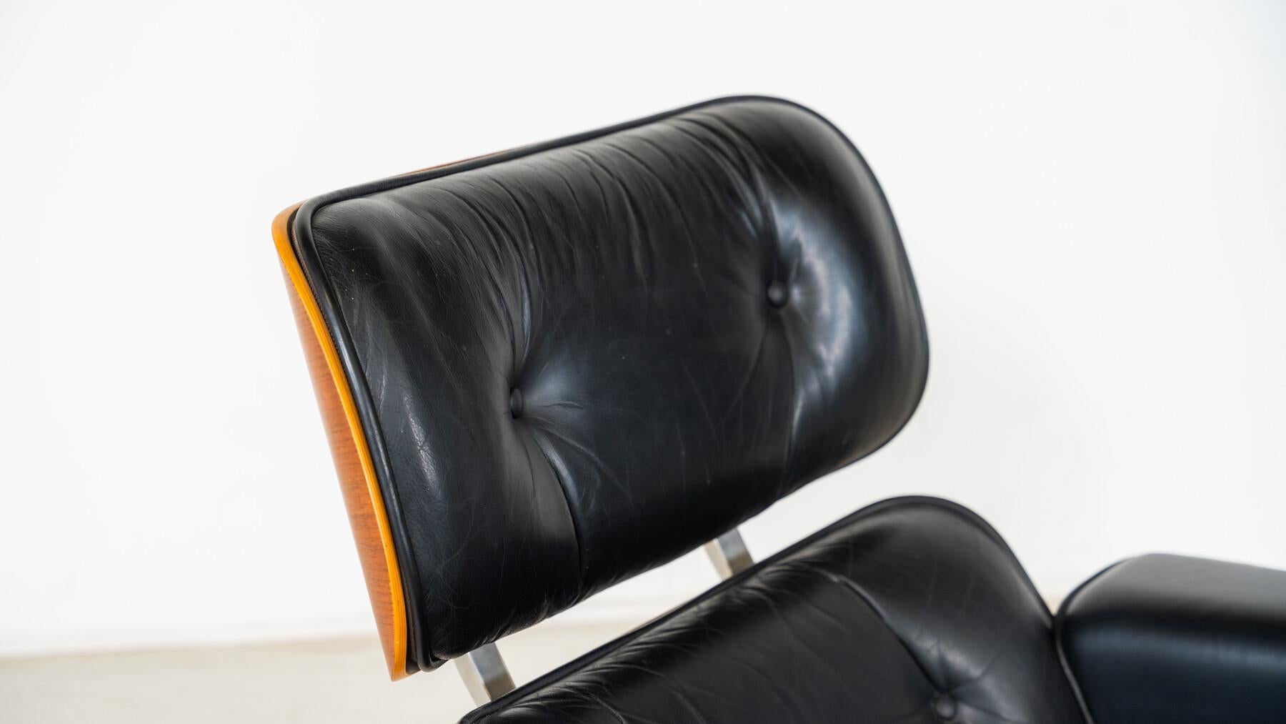 20ième siècle Fauteuil de salon et pouf du milieu du siècle dernier par Charles & Ray Eames pour Herman Miller  en vente