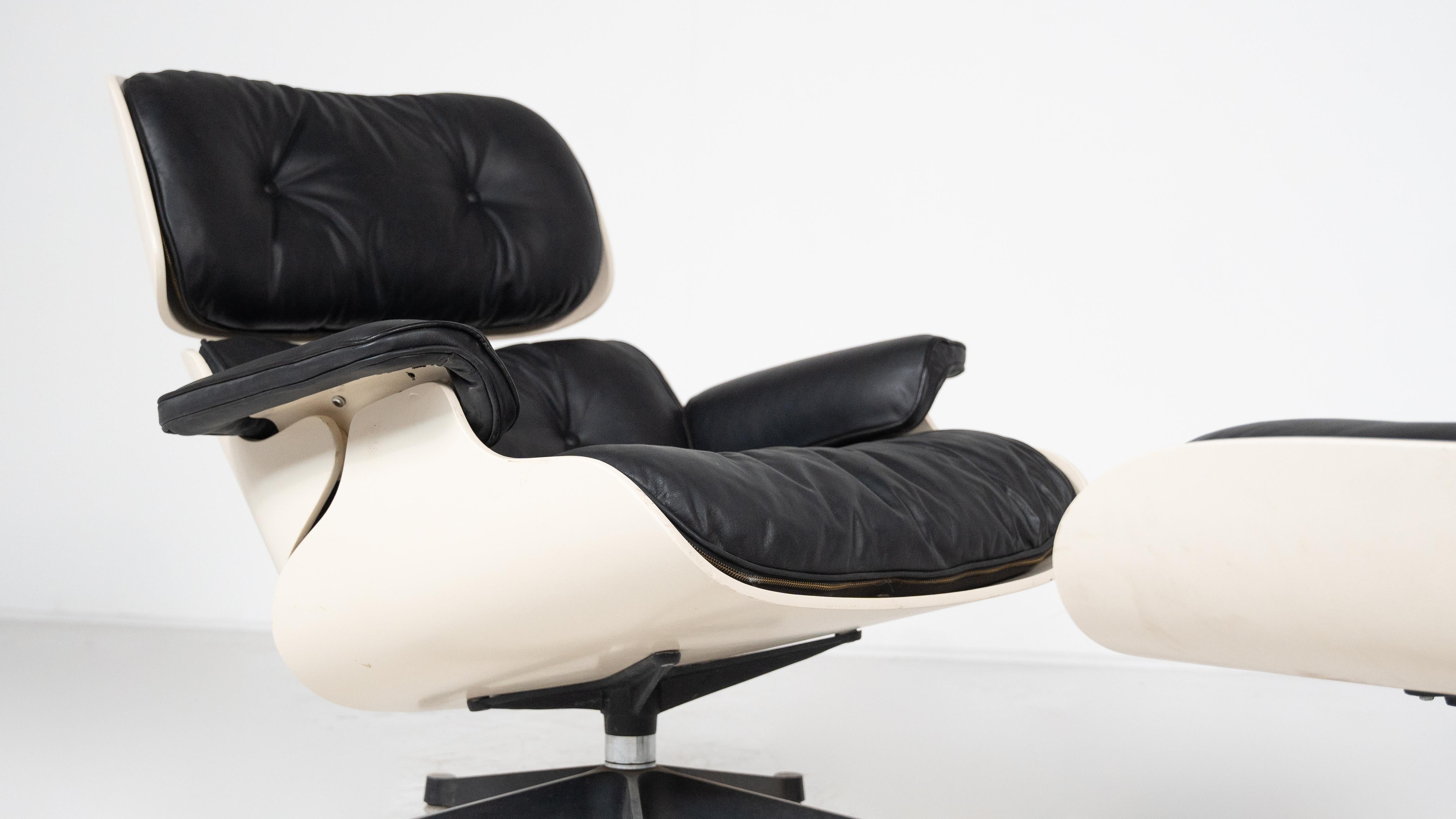 Leather Mid-Century Lounge Chair and Ottoman by Charles & Ray Eames For Sale
