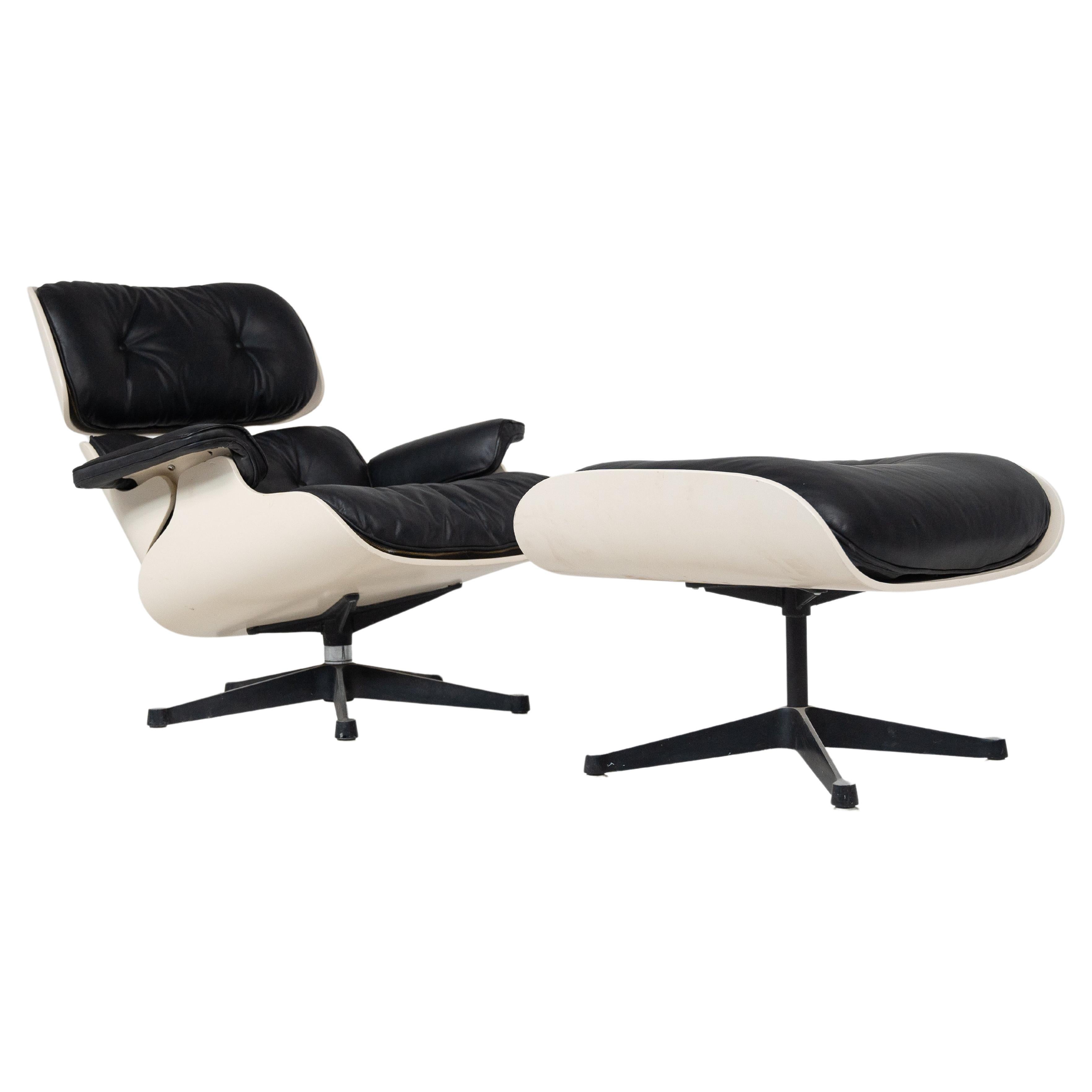 Mid-Century Lounge Chair and Ottoman by Charles & Ray Eames For Sale