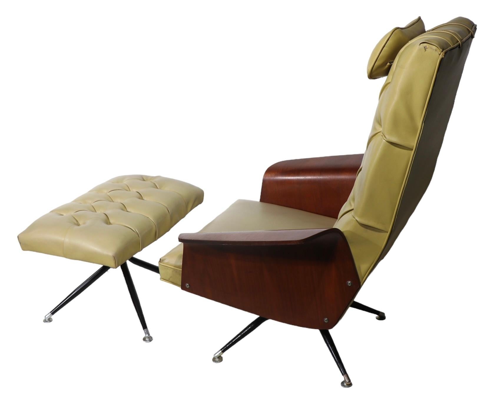 Mid Century Lounge Chair and Ottoman by Murphy Miller for Plycraft c 1950’s In Good Condition For Sale In New York, NY