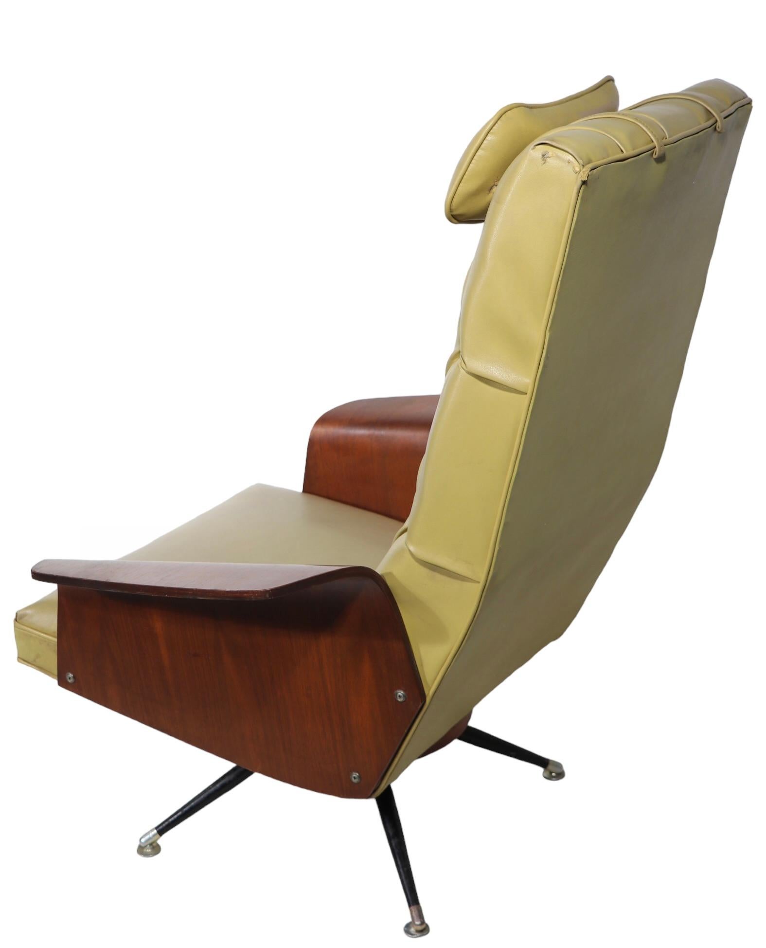 20th Century Mid Century Lounge Chair and Ottoman by Murphy Miller for Plycraft c 1950’s For Sale