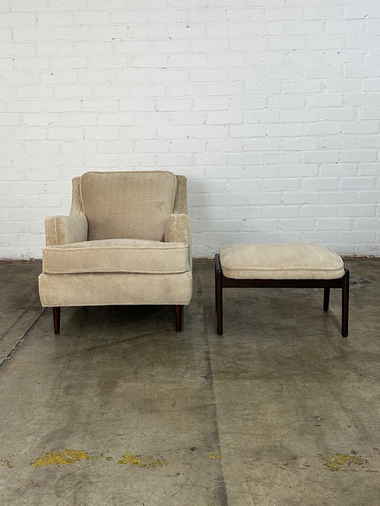 Mid century Lounge chair and Ottoman For Sale 5