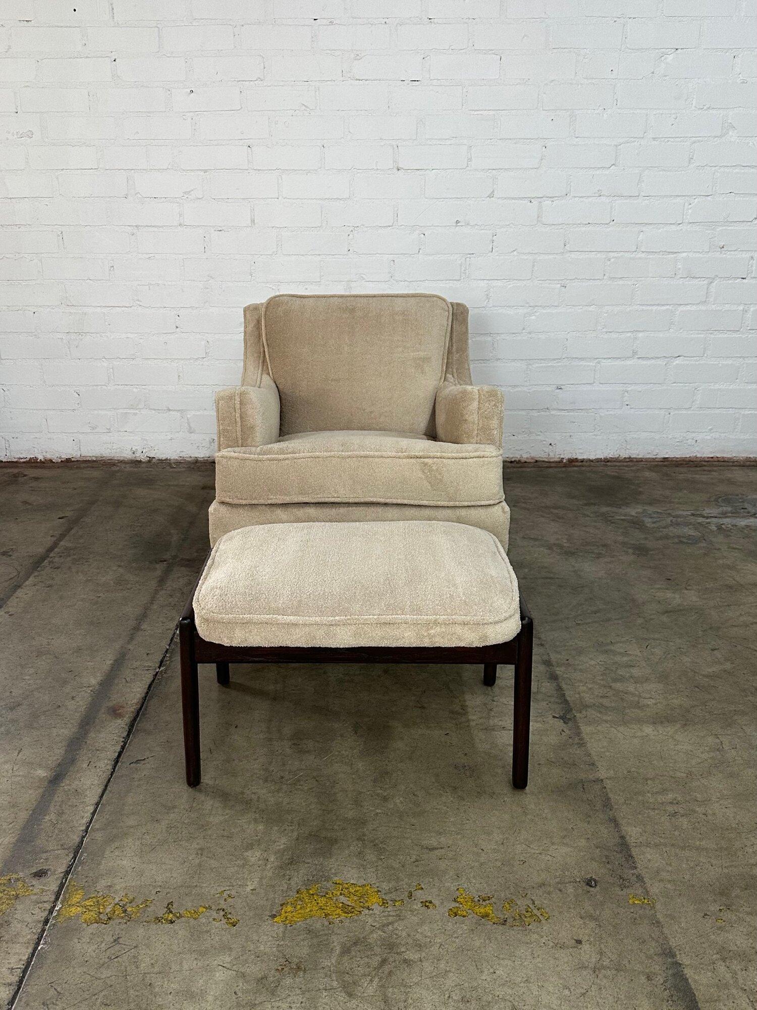 Mid century Lounge chair and Ottoman For Sale 3