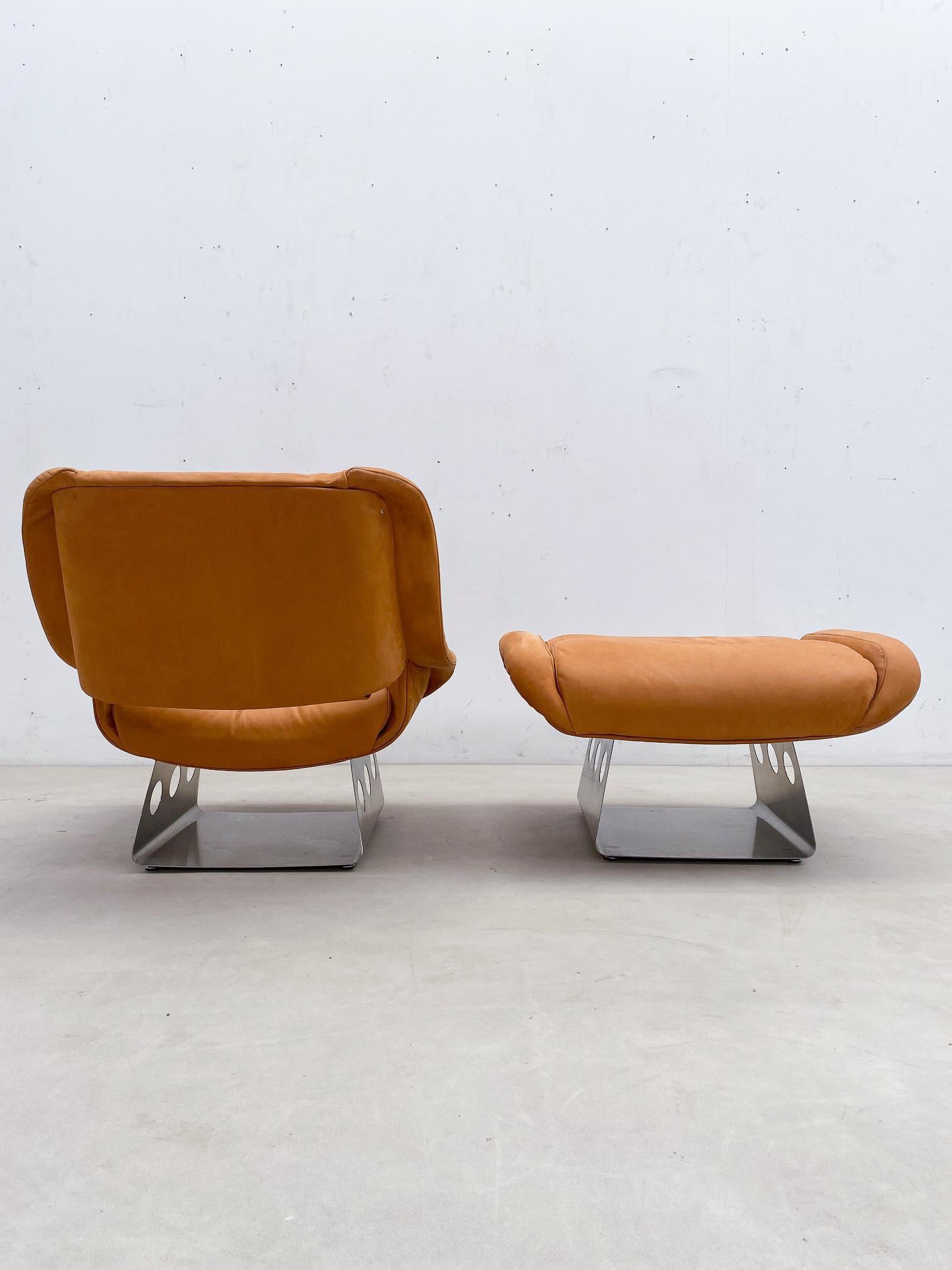 Mid-Century Modern Lounge chair and Ottoman, Italy, 1970s - New Leather Upholstery.