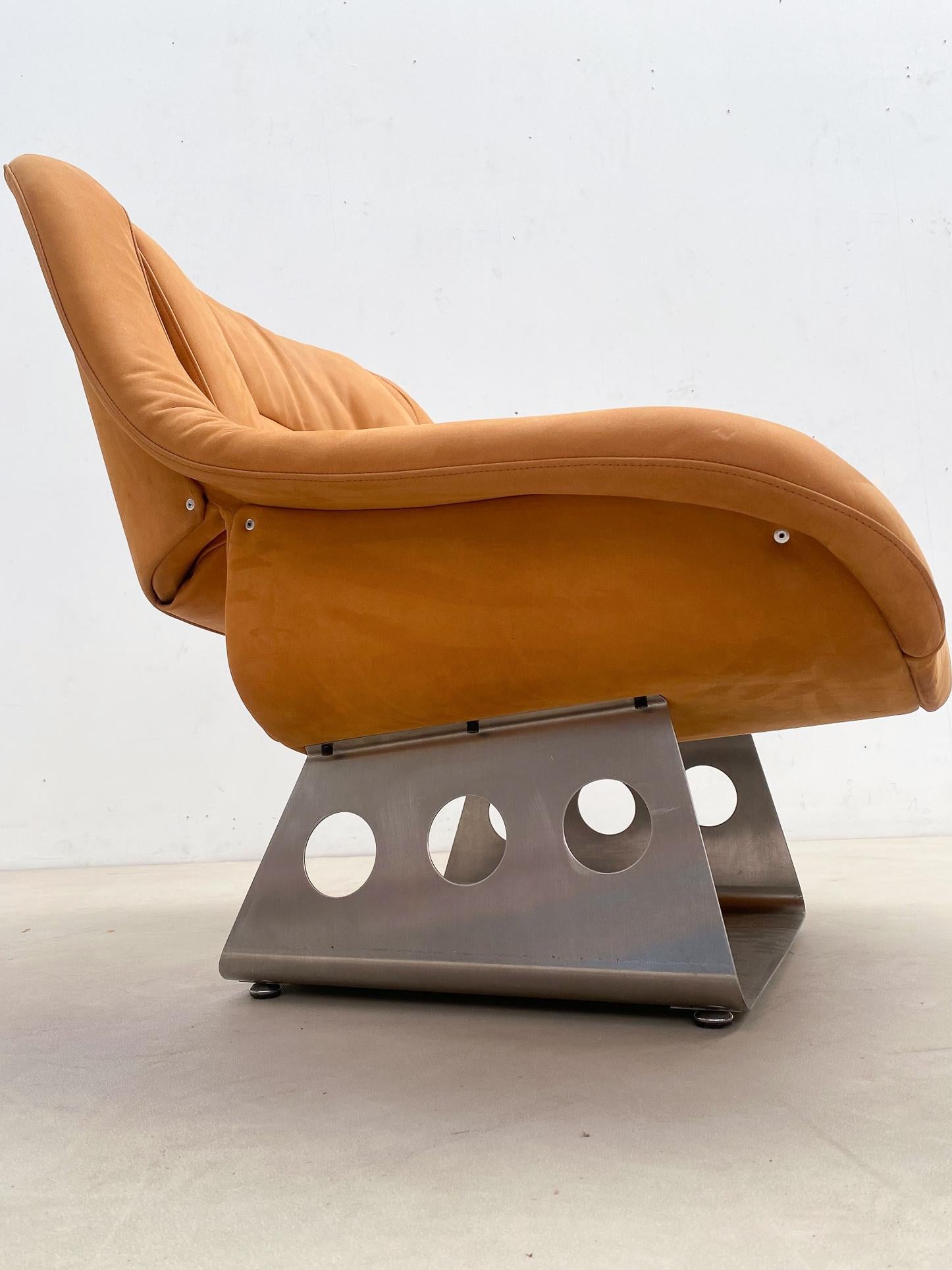 Metal Mid-Century Lounge Chair and Ottoman, Italy, 1970s - New Leather Upholstery For Sale