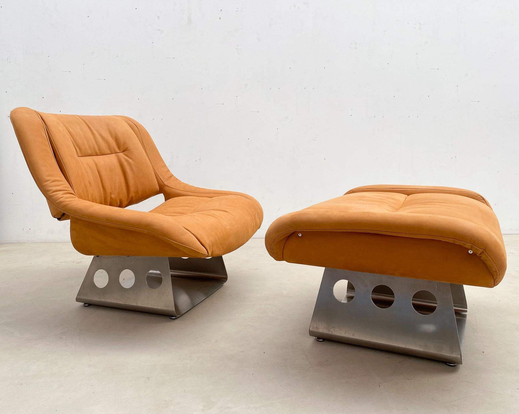 Chaise longue et pouf du milieu du siècle, Italie, 1970 - Nouveau rembourrage en cuir en vente 2