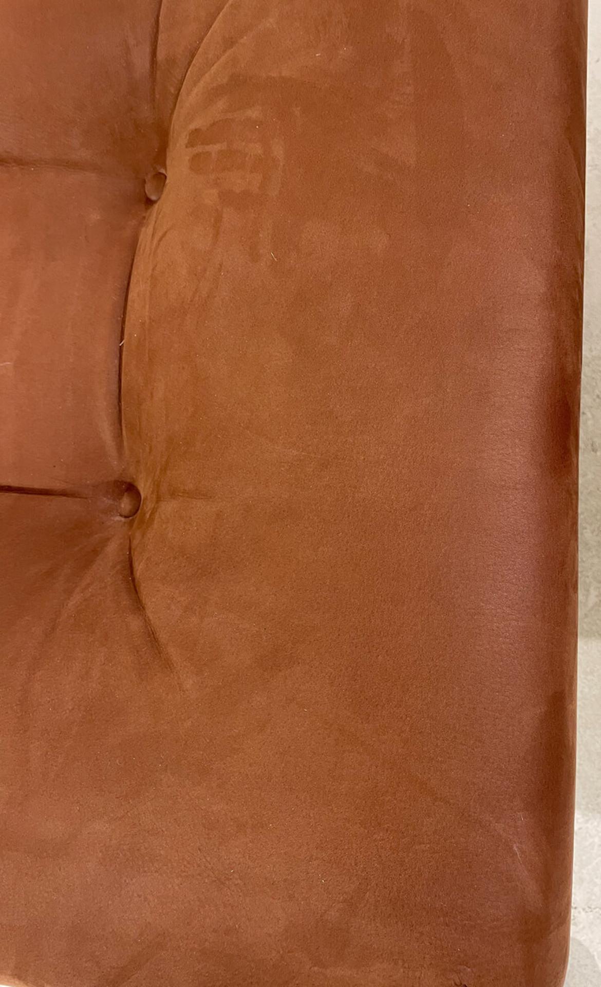 Mid-Century Lounge Chair and Ottoman Model 'Alta' by Oscar Niemeyer 7