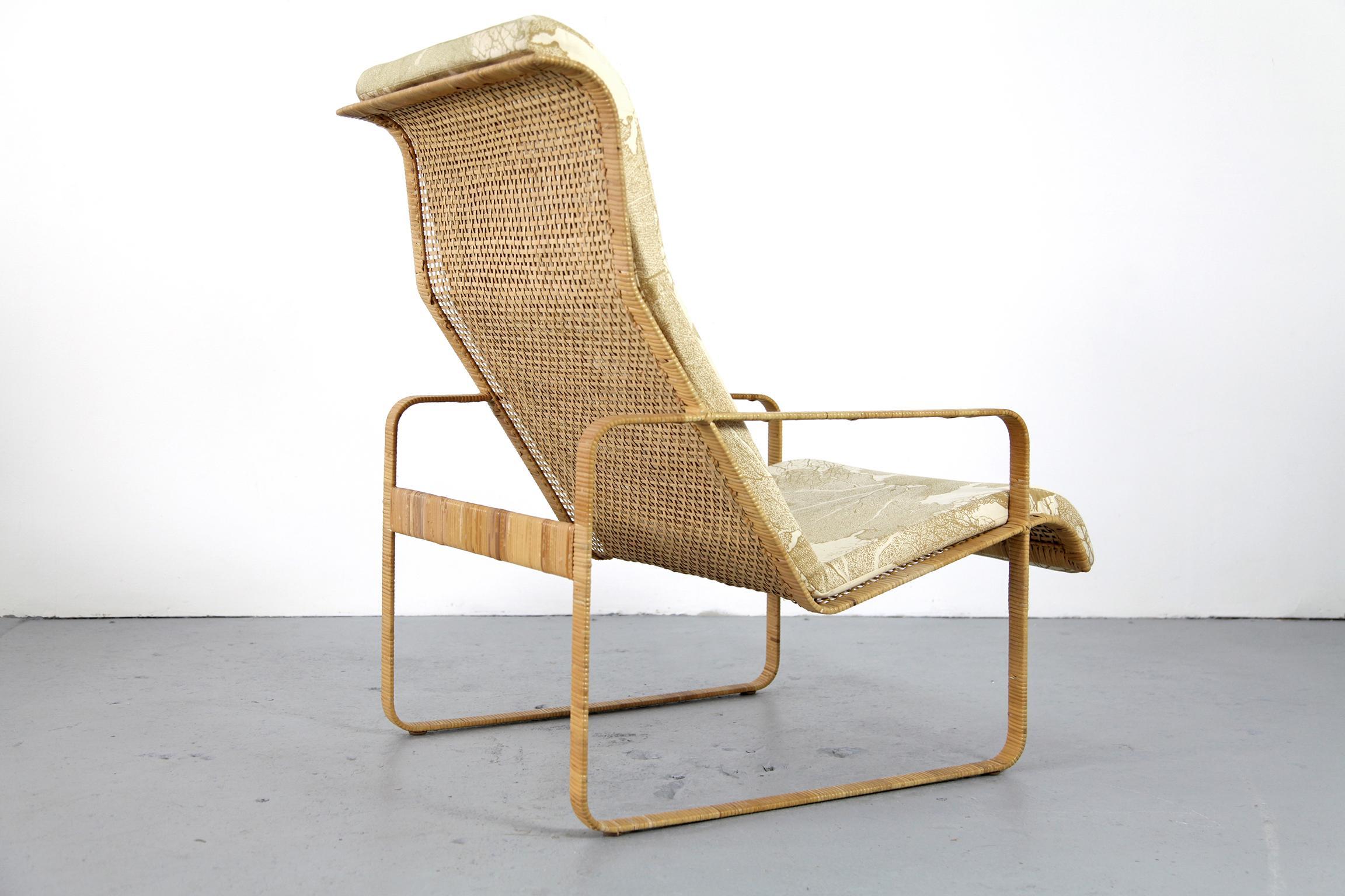 Mid-Century Lounge Chair and Stool Kill International Made of Steel and Rattan 8