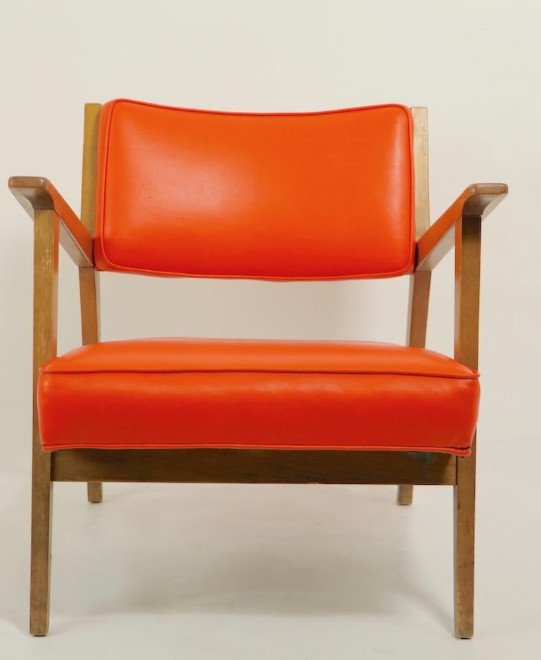 Mid Century Lounge Chair Attributed to Gunlocke after Risom For Sale 6