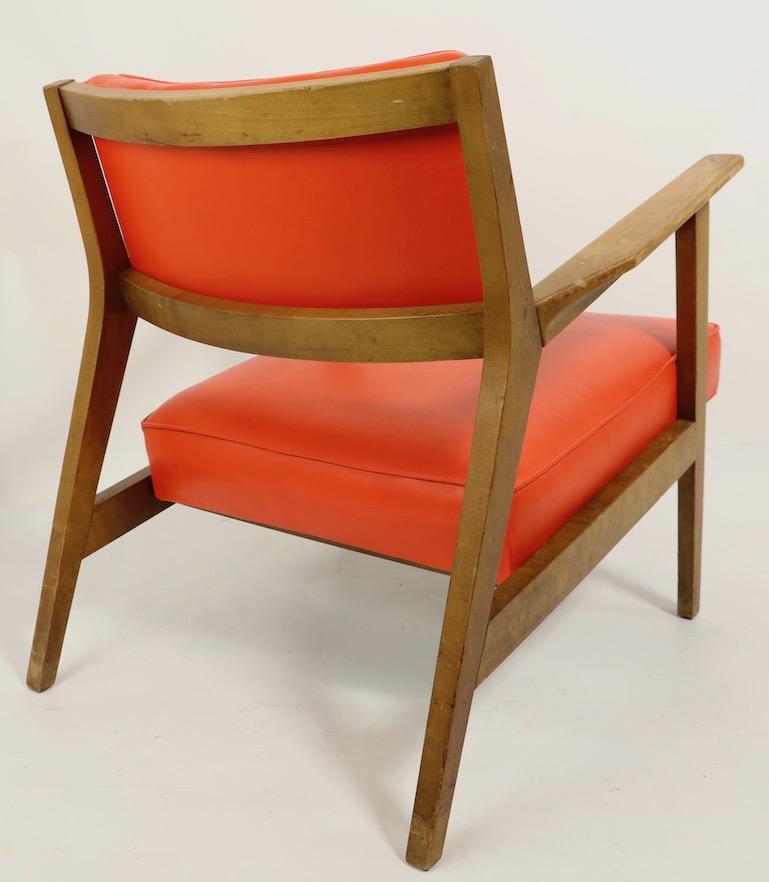 Upholstery Mid Century Lounge Chair Attributed to Gunlocke after Risom For Sale