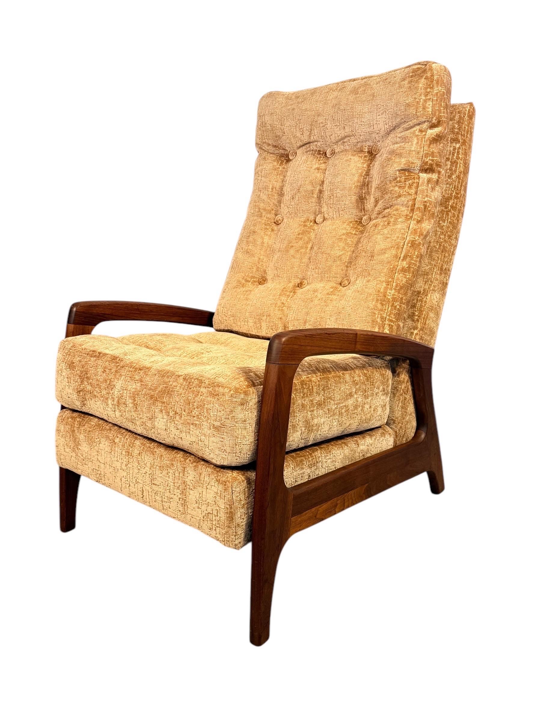 This Adrian Pearsall lounge chair for Craft Associates is the kind of piece that instantly elevates a space. With its sculptural walnut frame, bold curves, and plush cushions, it’s got that perfect balance of style and comfort that Pearsall was