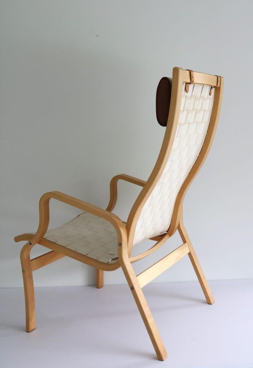 Nice and comfortable scandinavian lounge chair 