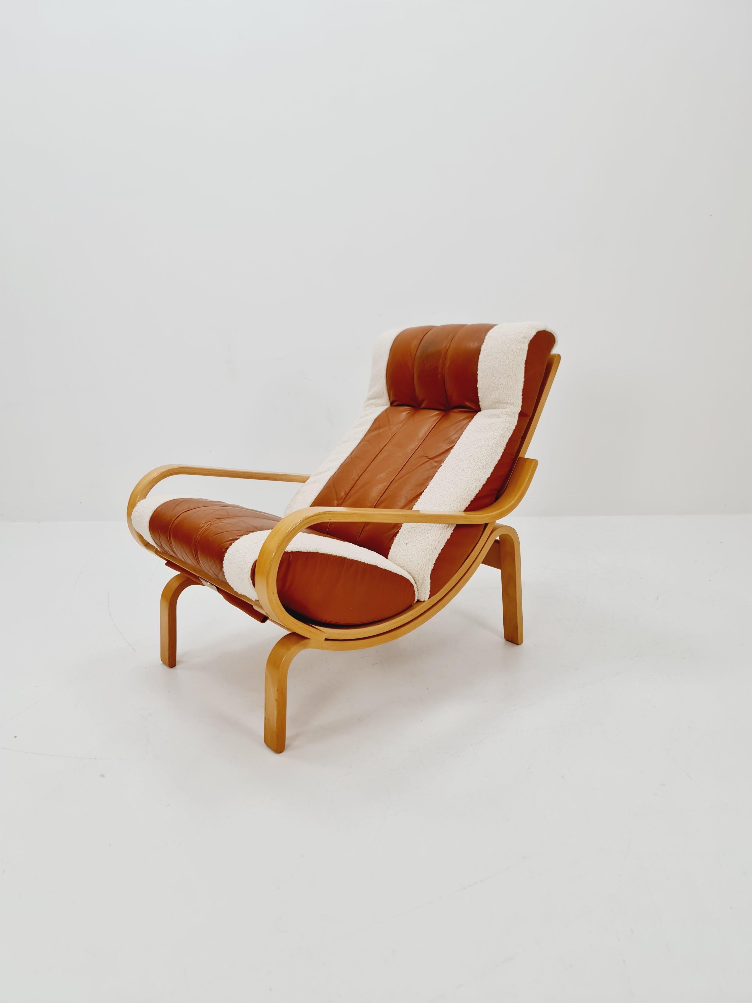 Mid-Century Modern Mid-Century lounge chair by Ingmar Relling  for Westnofa, Norway 1970s For Sale