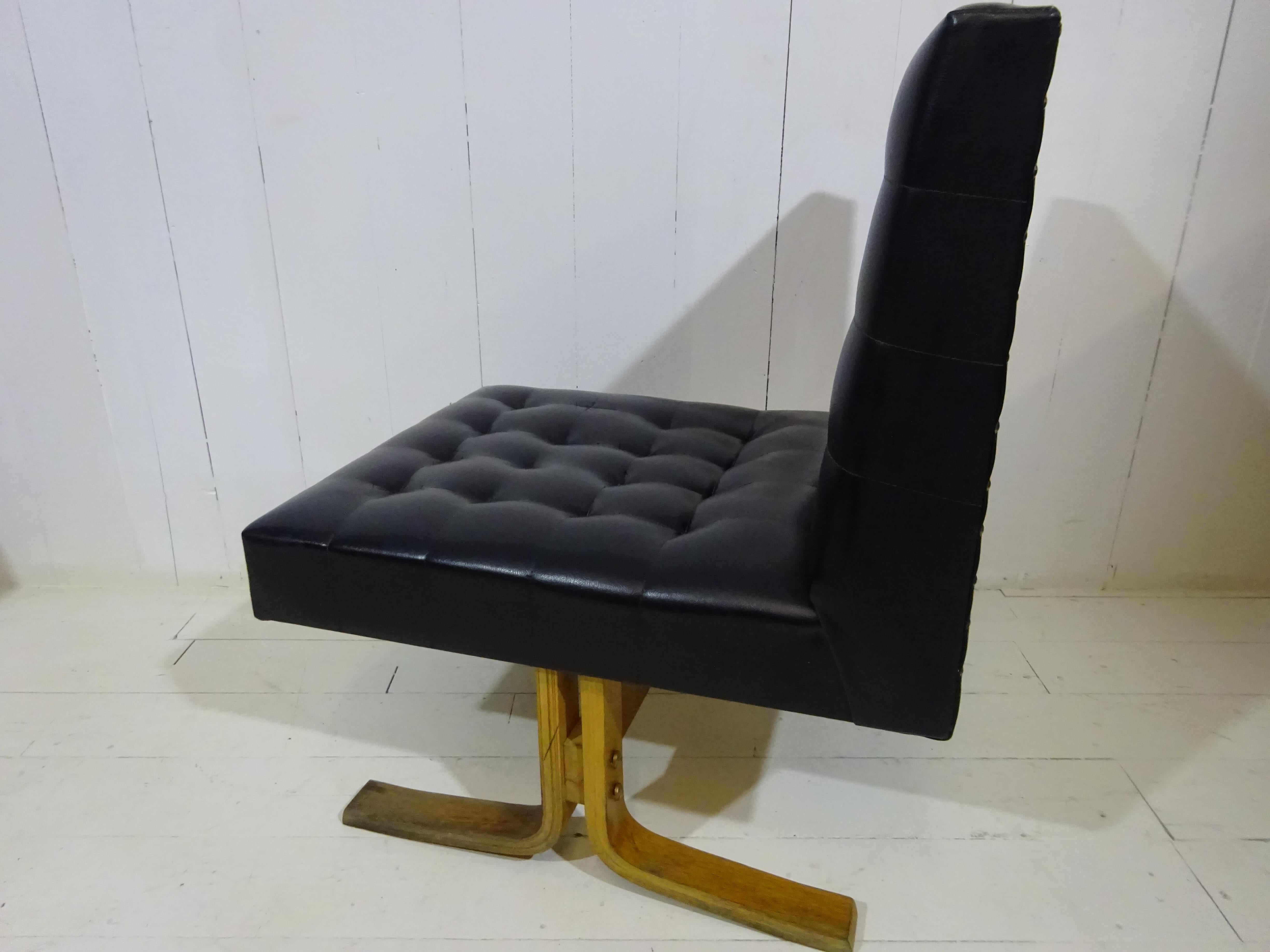 Mid Century Lounge Chair by Ludvik Volak For Sale 5