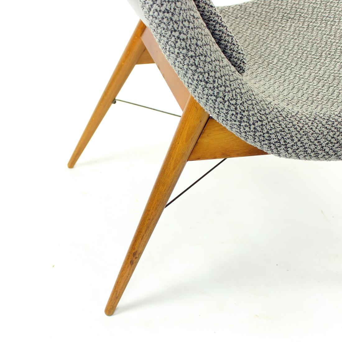 Mid-Century Lounge Chair by Miroslav Navratil for Cesky Nabytek, 1959 For Sale 1