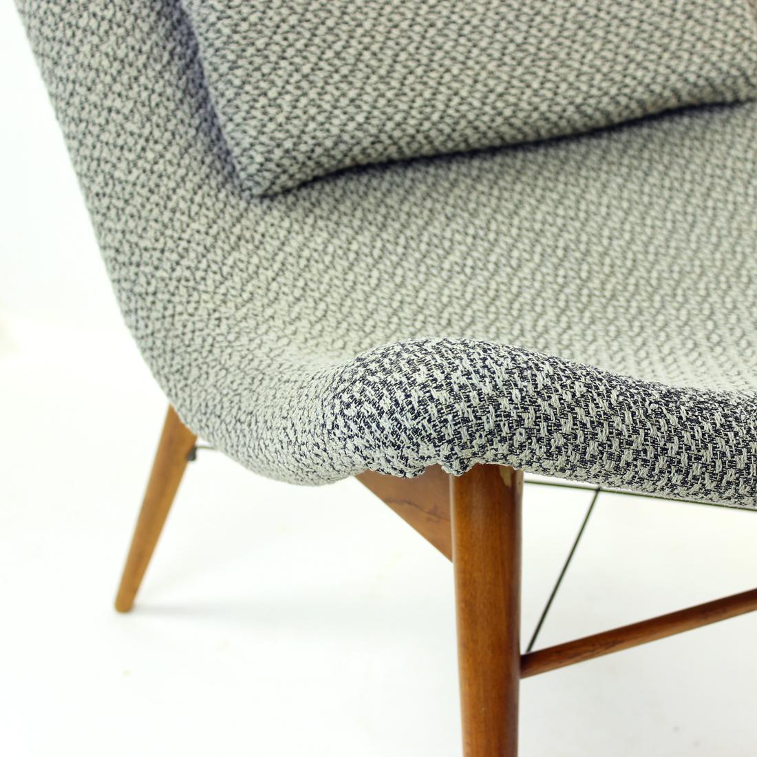 Mid-Century Lounge Chair by Miroslav Navratil for Cesky Nabytek, 1959 2