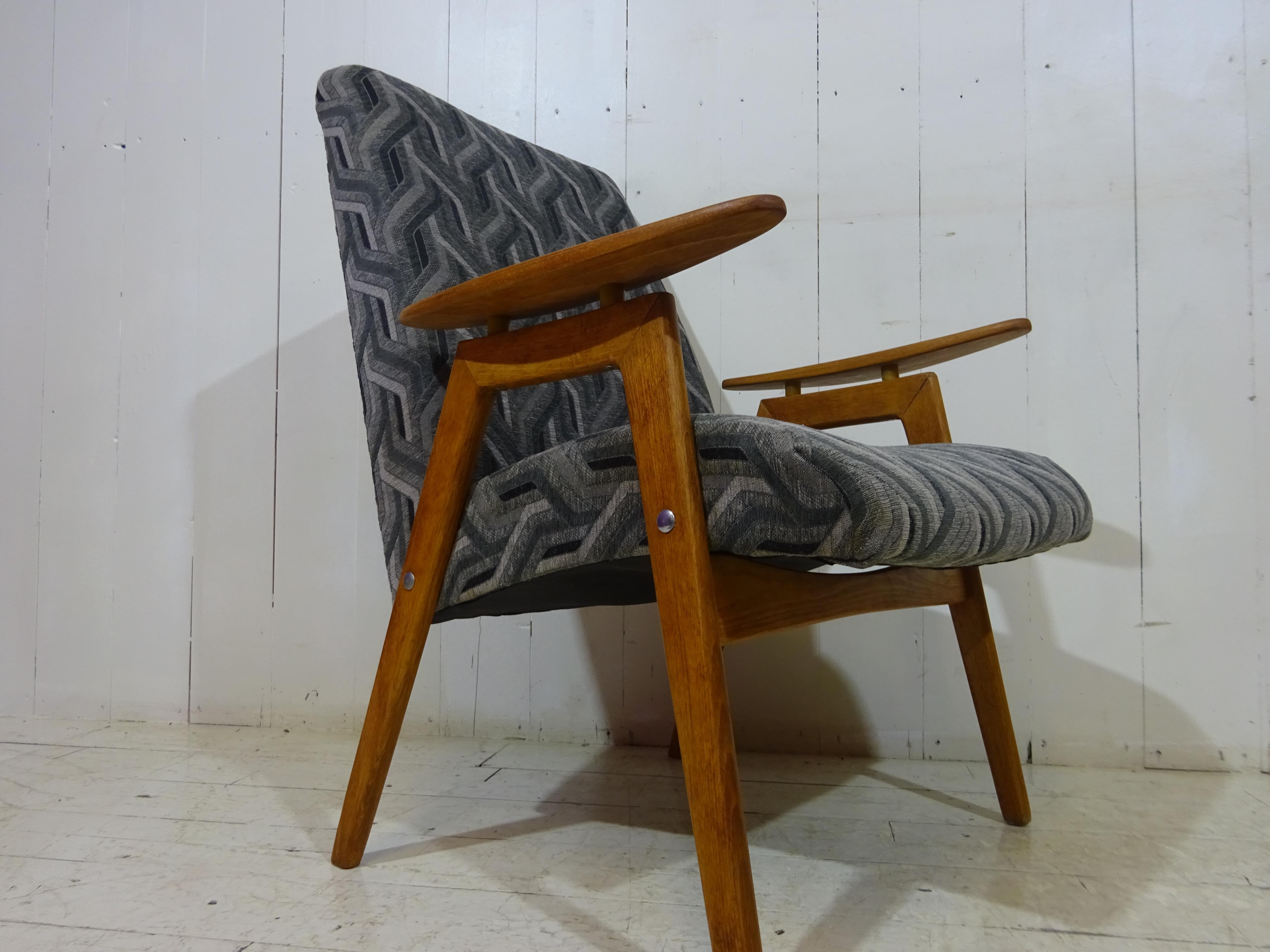 Mid Century Lounge Chair by Smidek For Sale 7
