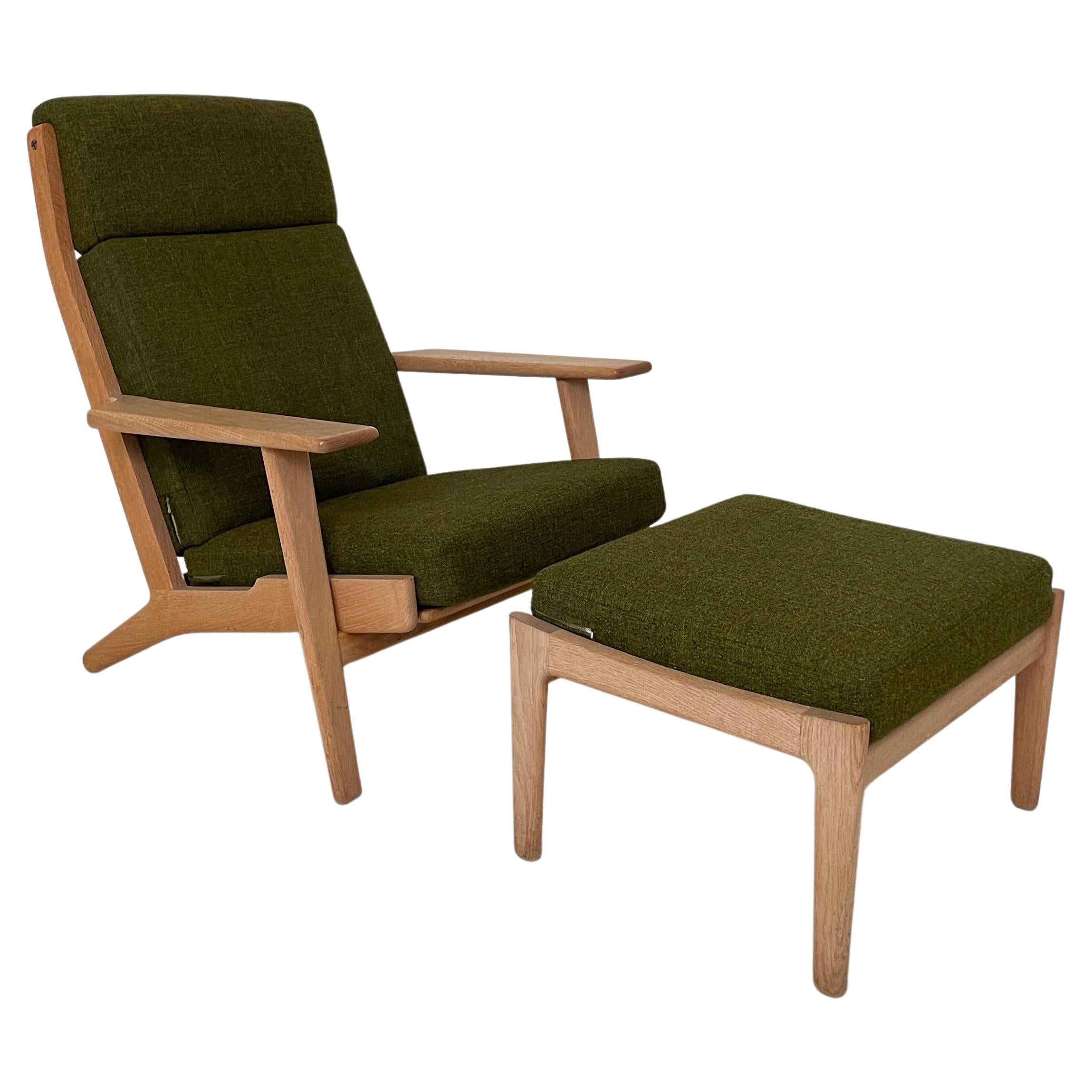 Mid Century Lounge Chair GE290A by Hans J. Wegner for GETAMA in Green Fabric