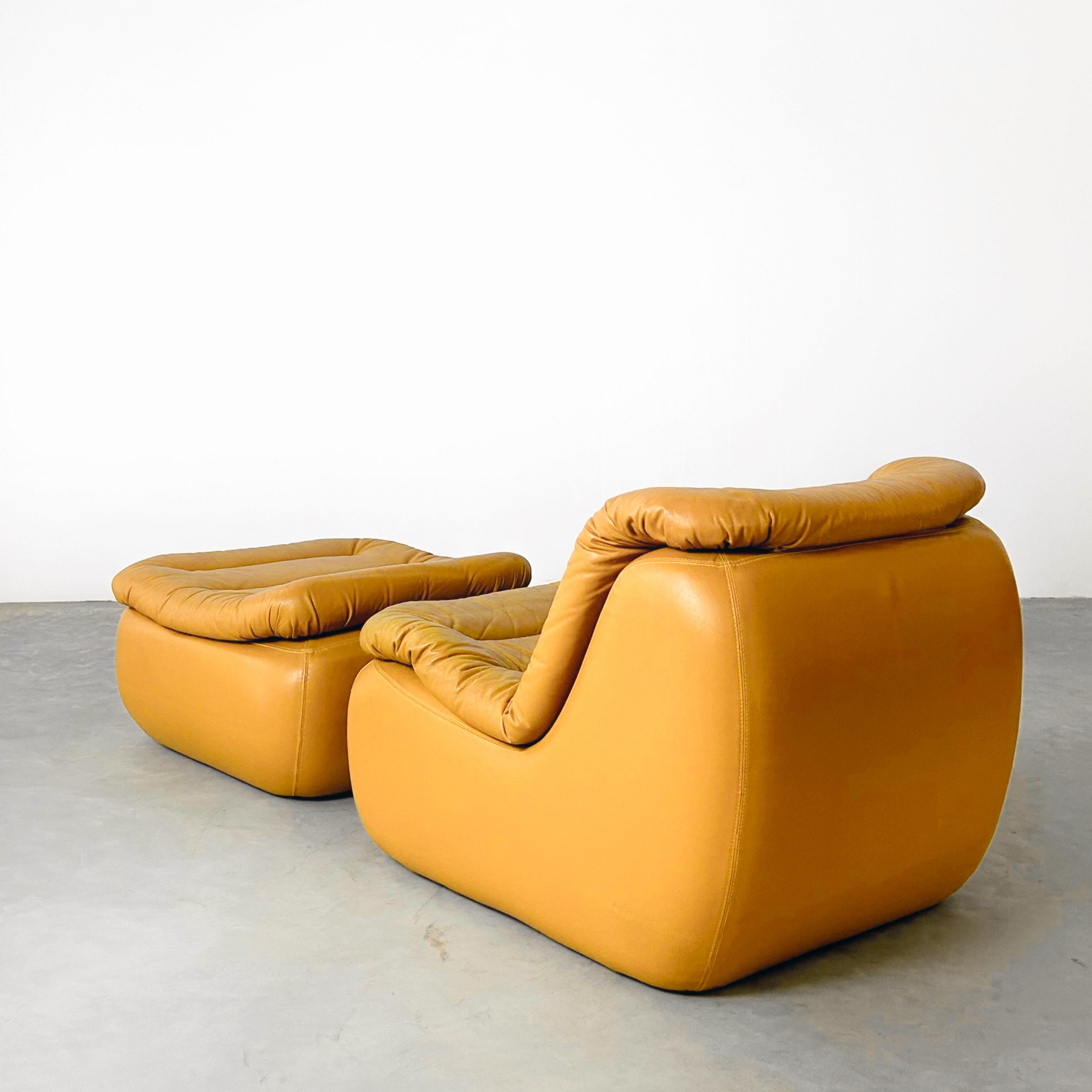 This lounge chair, upholstered in vintage leather, brings a subtle nod to the iconic design of the 1970s. Whether as a statement piece or part of a mid-century inspired setting, this chair effortlessly combines retro charm with lasting comfort.

The