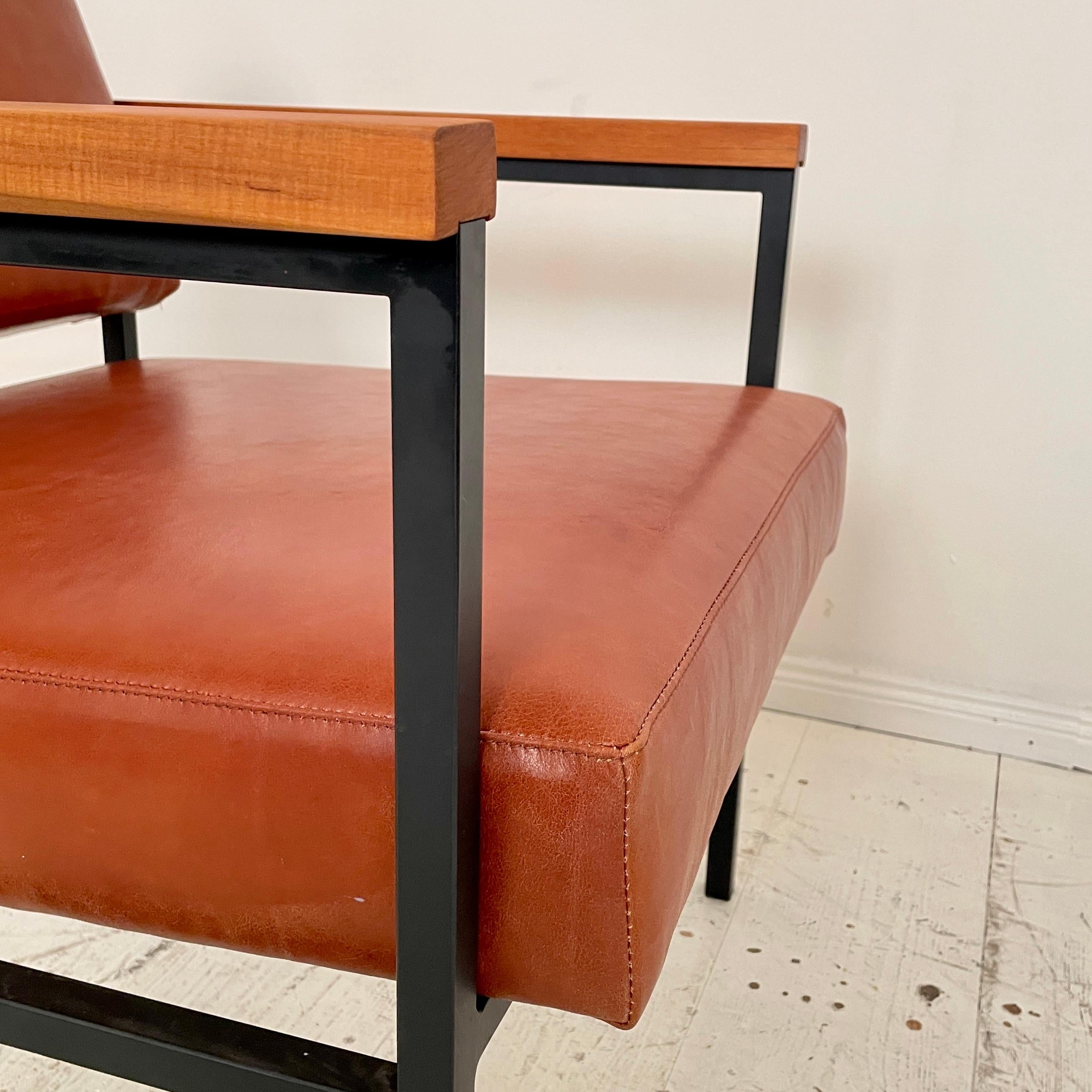 Mid-Century Lounge Chair in Brown Leather and Metal Base, 1960s For Sale 6