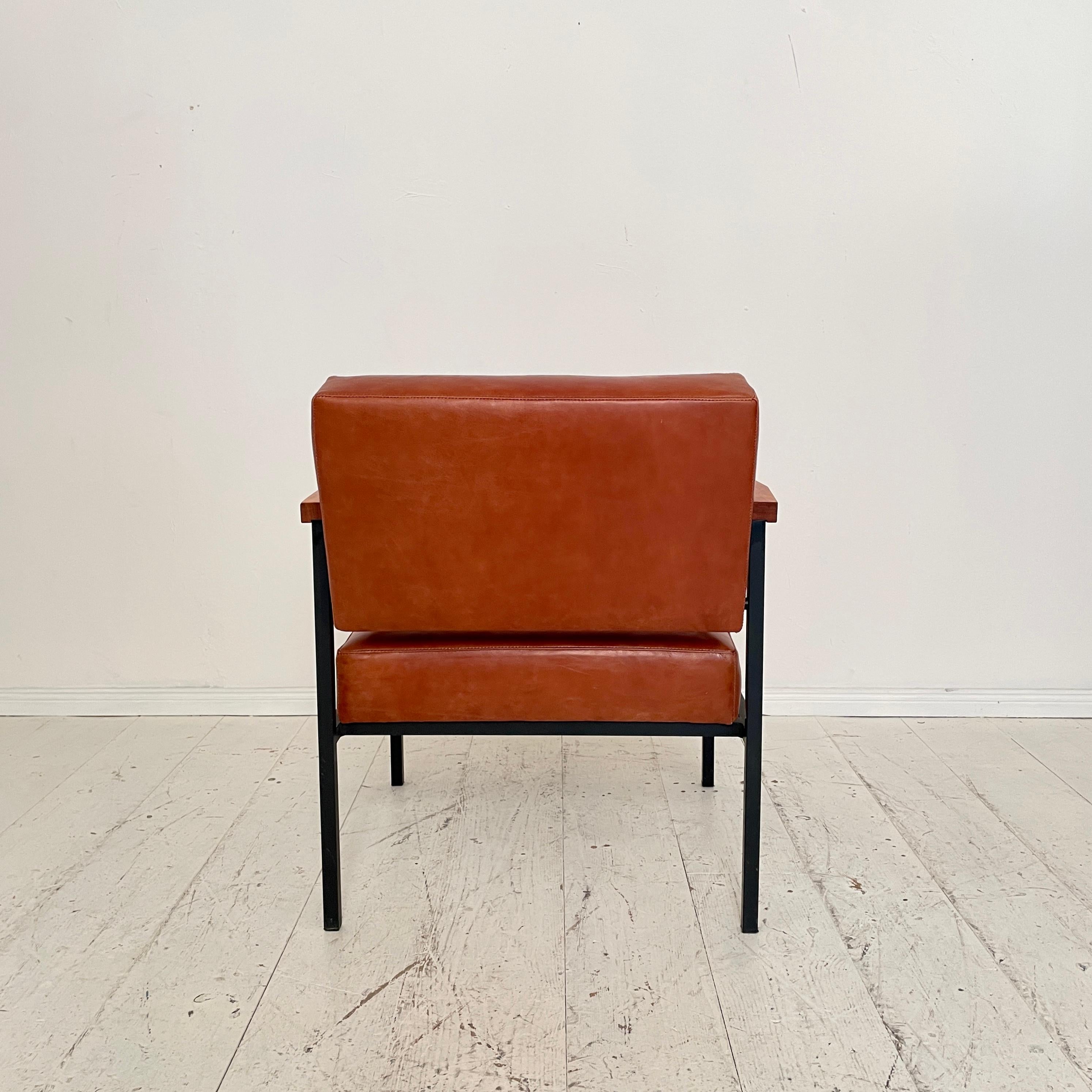 Mid-20th Century Mid-Century Lounge Chair in Brown Leather and Metal Base, 1960s