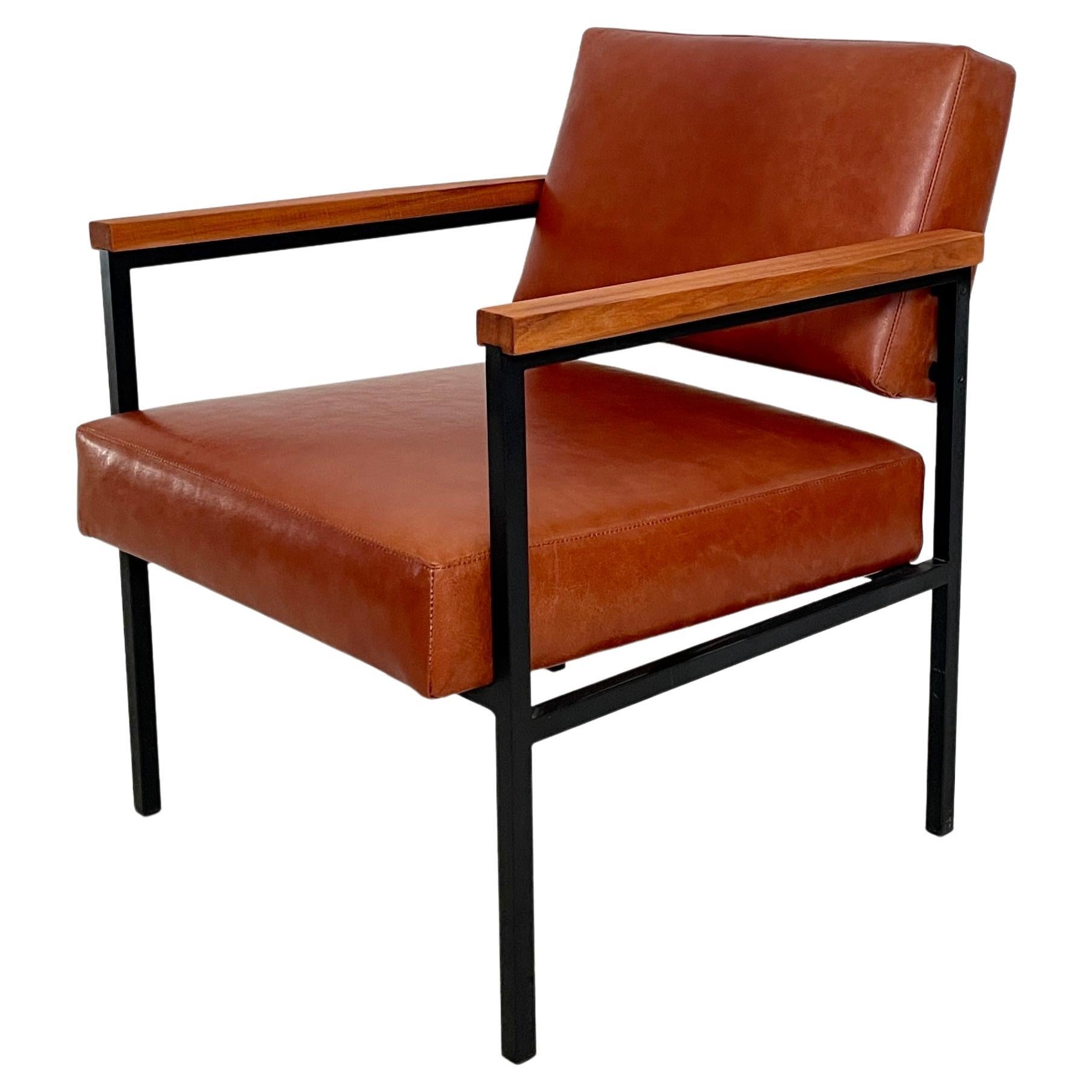 Mid-Century Lounge Chair in Brown Leather and Metal Base, 1960s For Sale