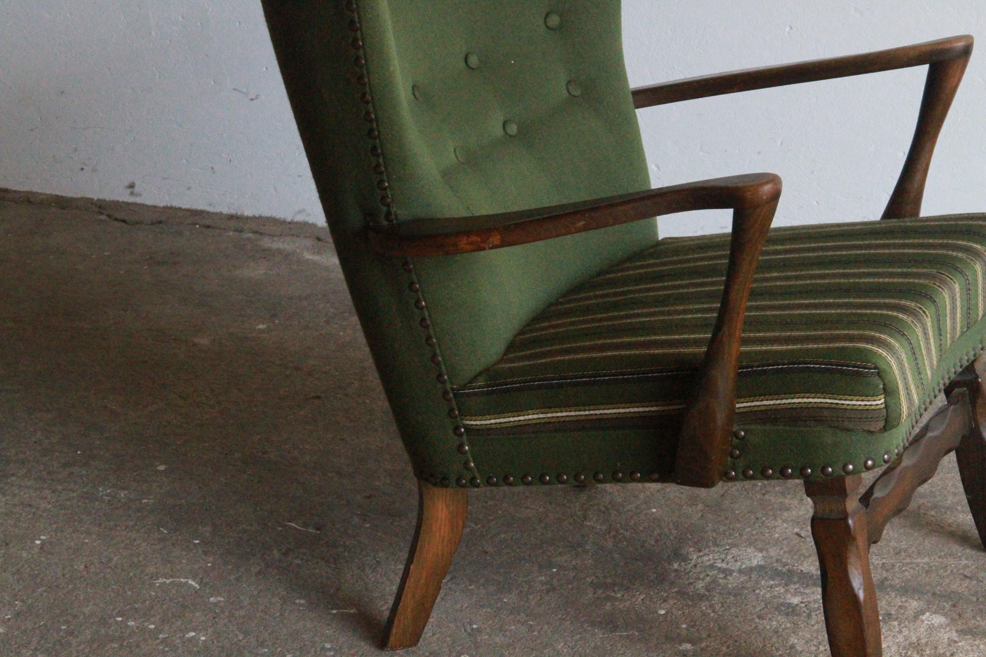 Chaise longue du milieu du siècle en chêne teinté foncé dans le style de Viggo Boesen, 19 en vente 3