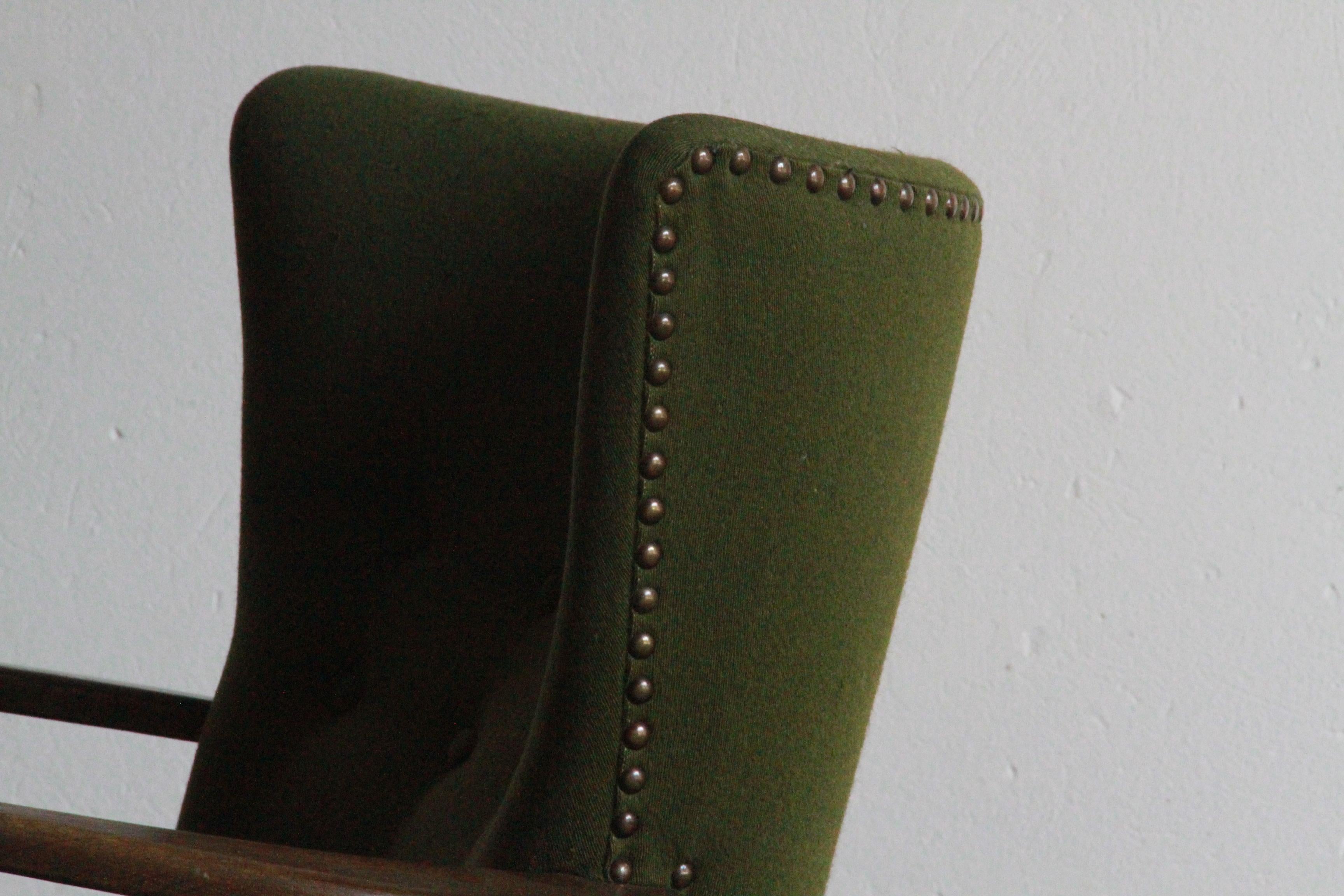 Chaise longue du milieu du siècle en chêne teinté foncé dans le style de Viggo Boesen, 19 en vente 4