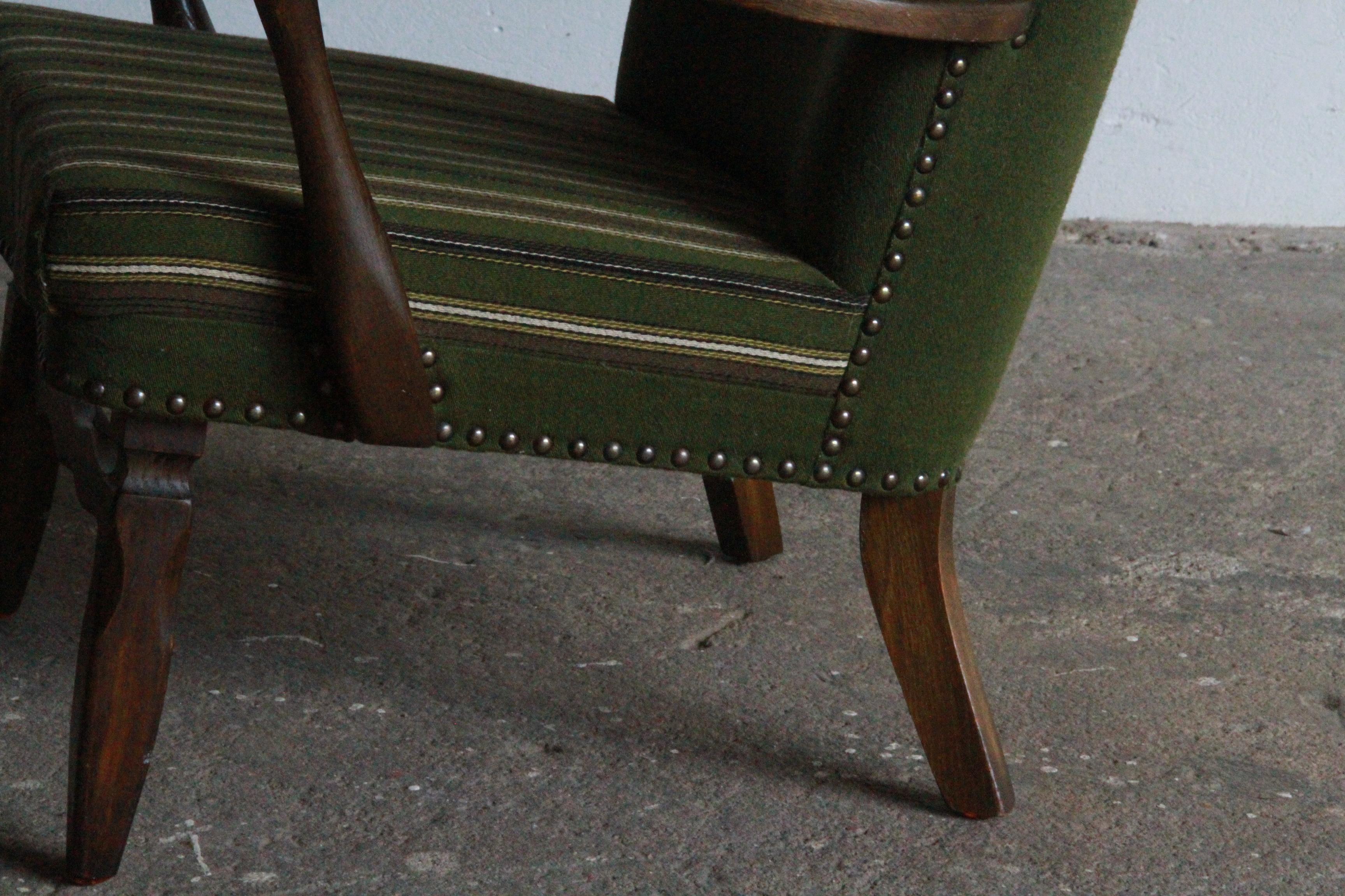 Chaise longue du milieu du siècle en chêne teinté foncé dans le style de Viggo Boesen, 19 en vente 5