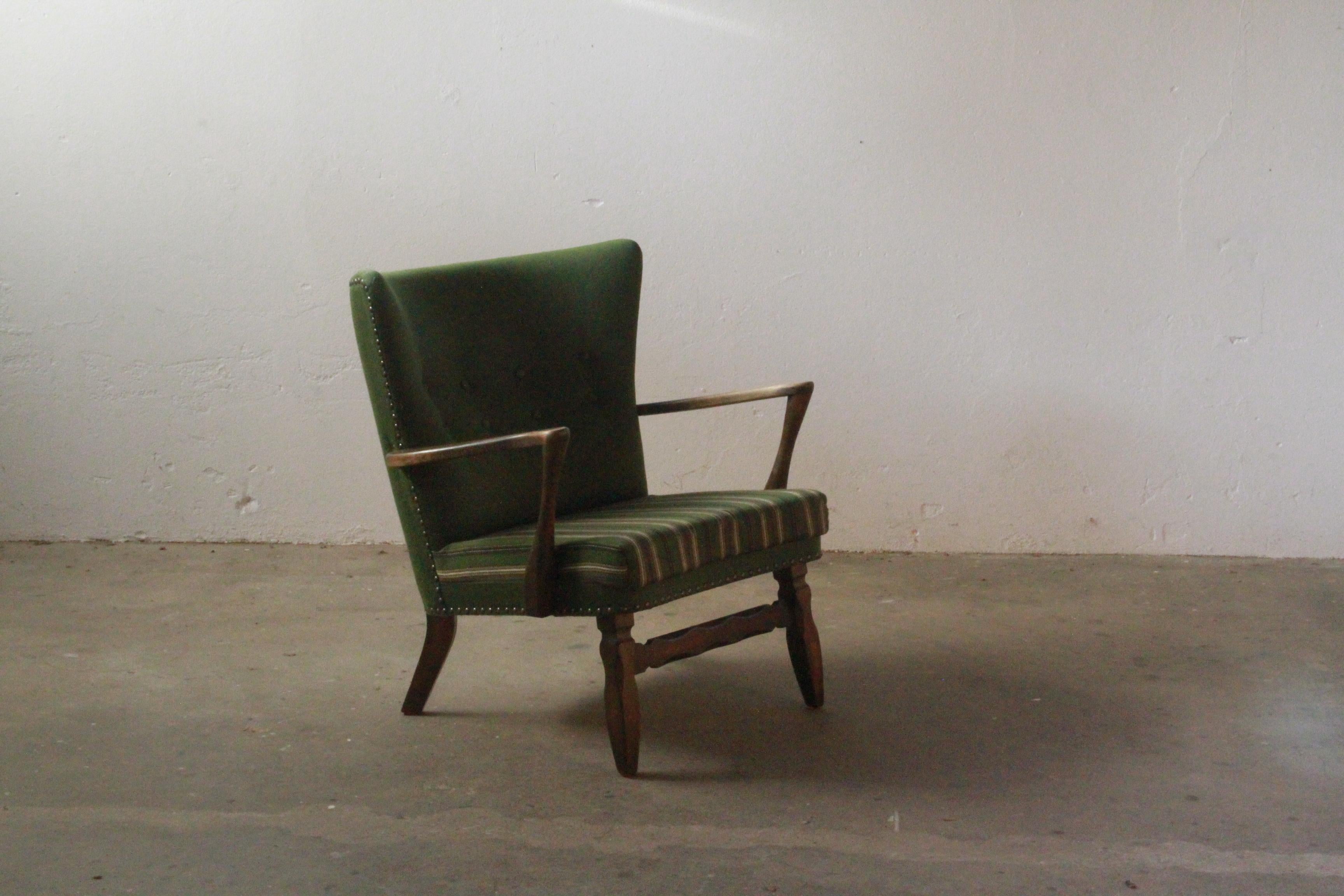 Chaise longue du milieu du siècle en chêne teinté foncé dans le style de Viggo Boesen, 19 en vente 8